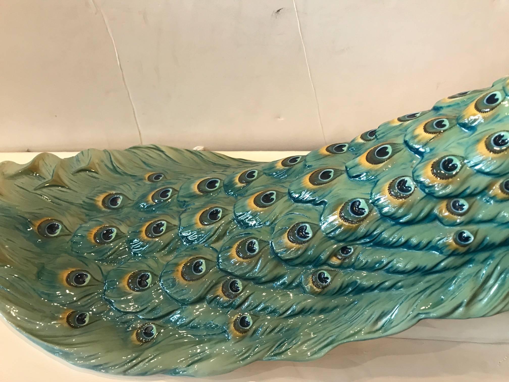 Extraordinario pavo real de Nymphenburg Porcelain pintado a mano, firmado y fechado en 1912 Pintado a mano en venta