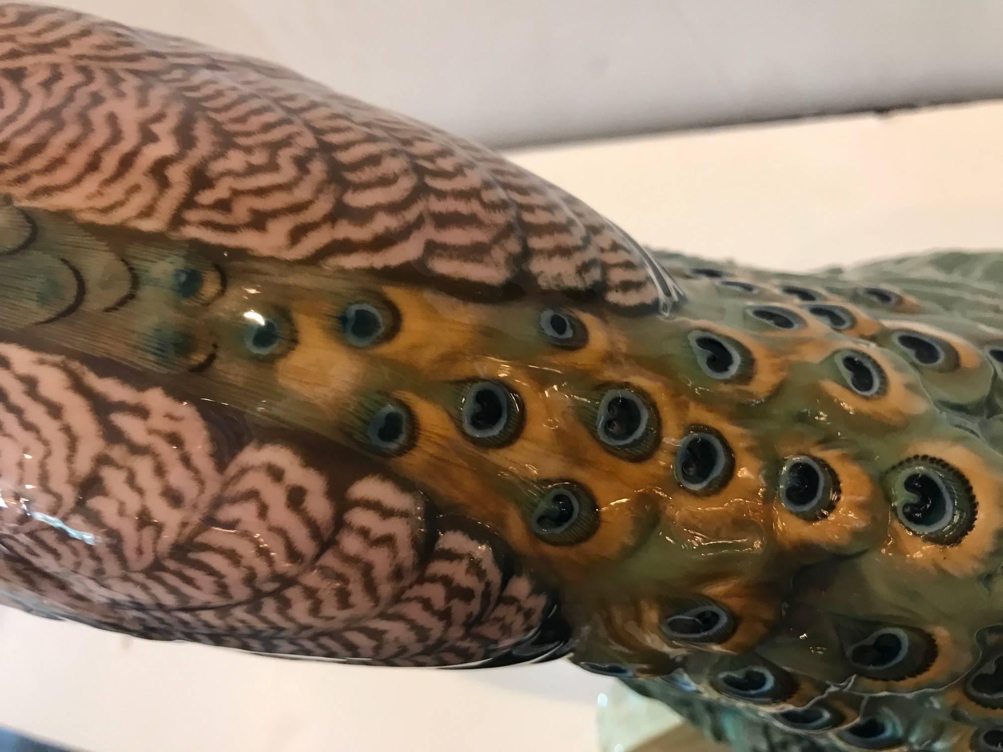 Extraordinario pavo real de Nymphenburg Porcelain pintado a mano, firmado y fechado en 1912 en venta 1