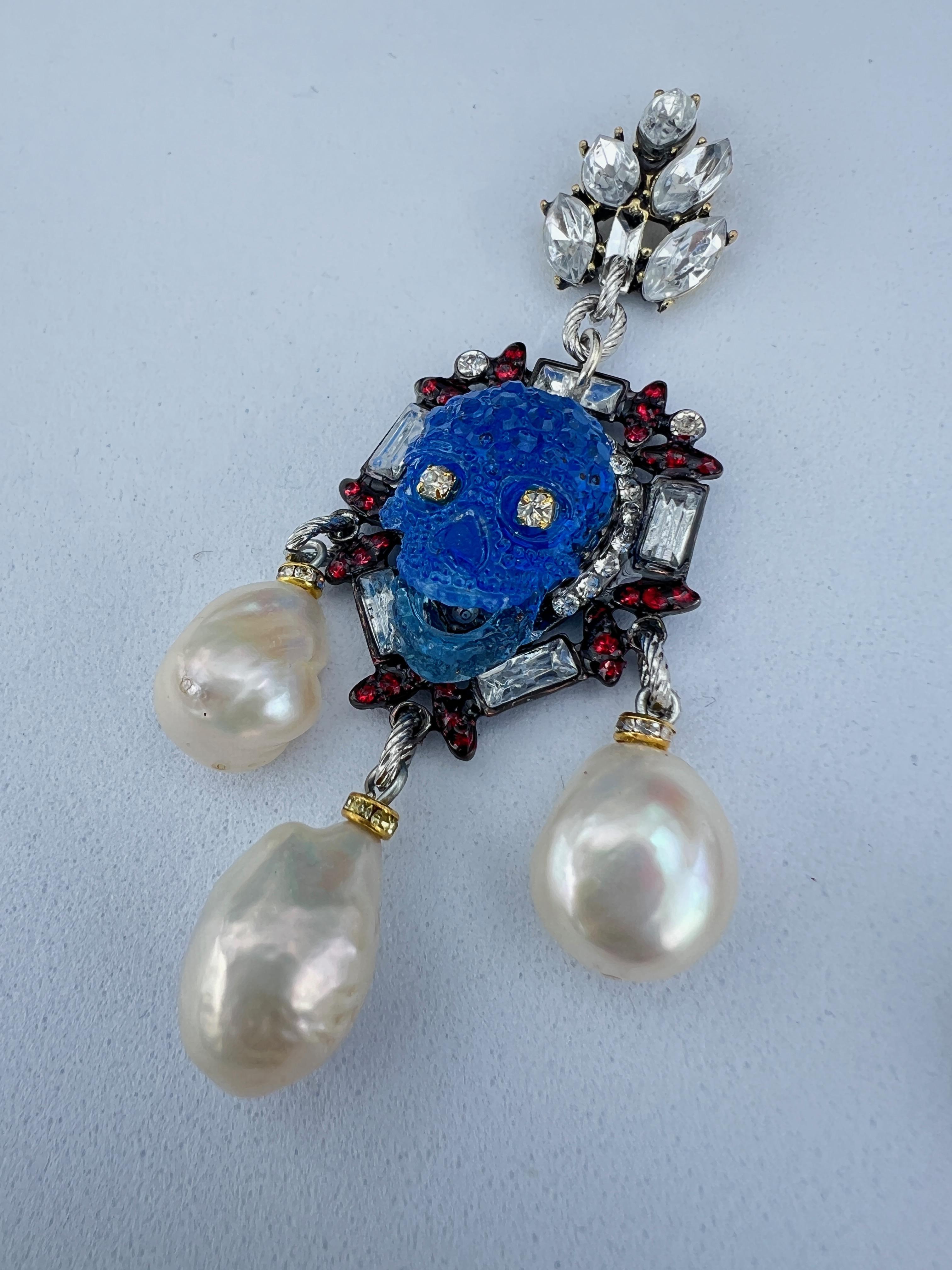 Extraordinary One of a kind baroque pearl crystal, pearl skull earrings In New Condition For Sale In BOGOTÁ, CO