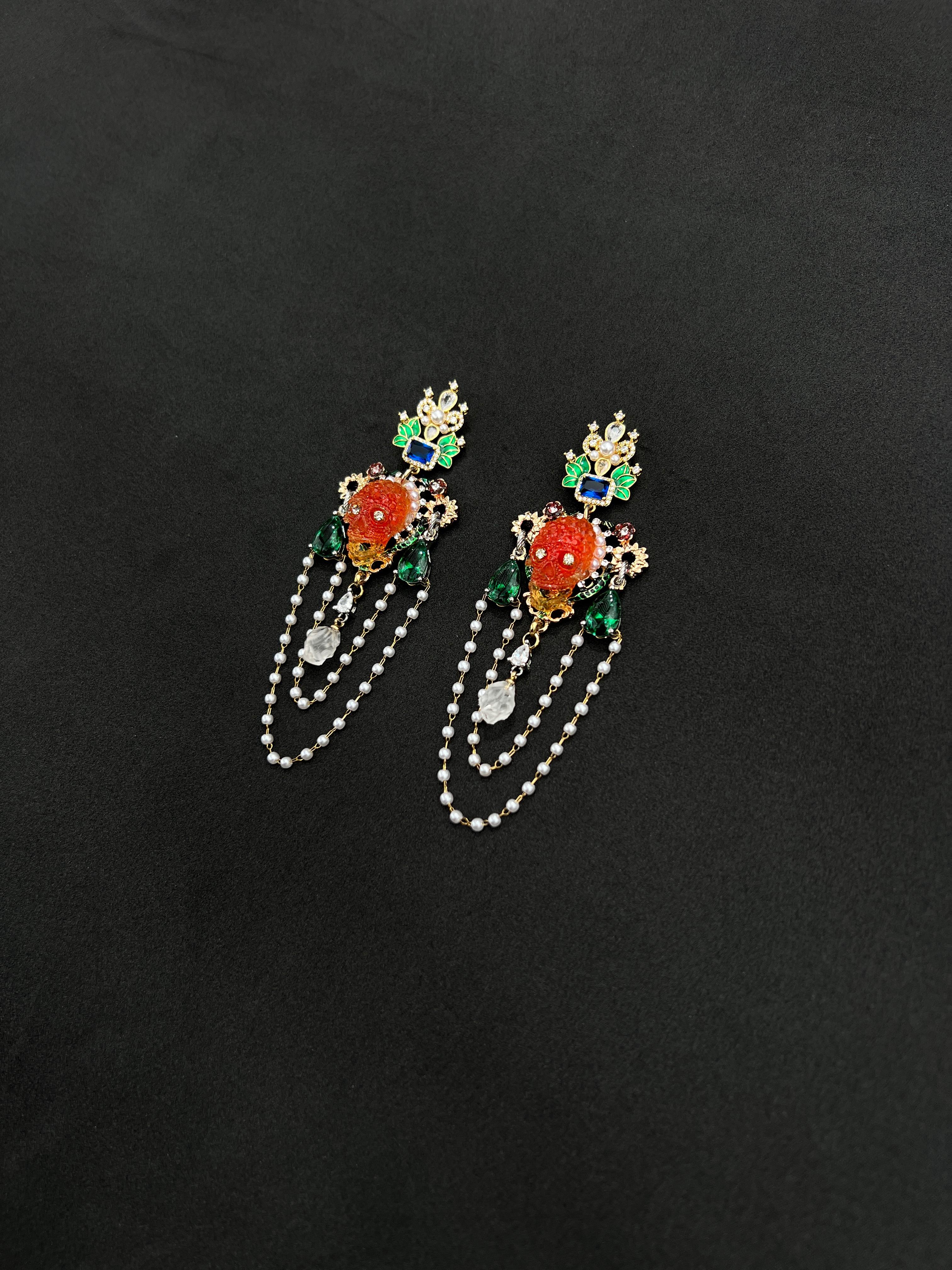 Extraordinary One of a kind pearl crystal, pearl skull floral earrings In New Condition For Sale In BOGOTÁ, CO