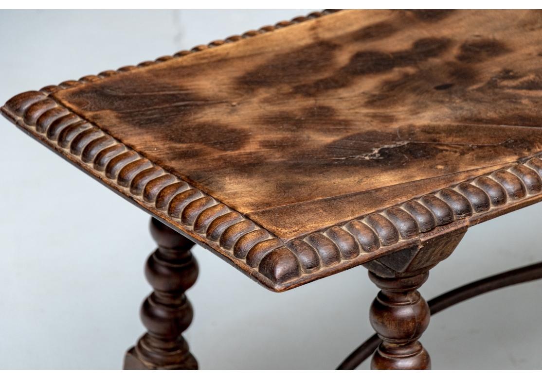 Extraordinaire paire de bancs anciens de style jacobéen en vente 4