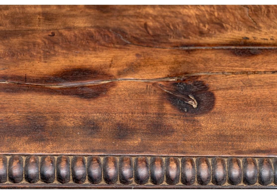 Extraordinaire paire de bancs anciens de style jacobéen en vente 6