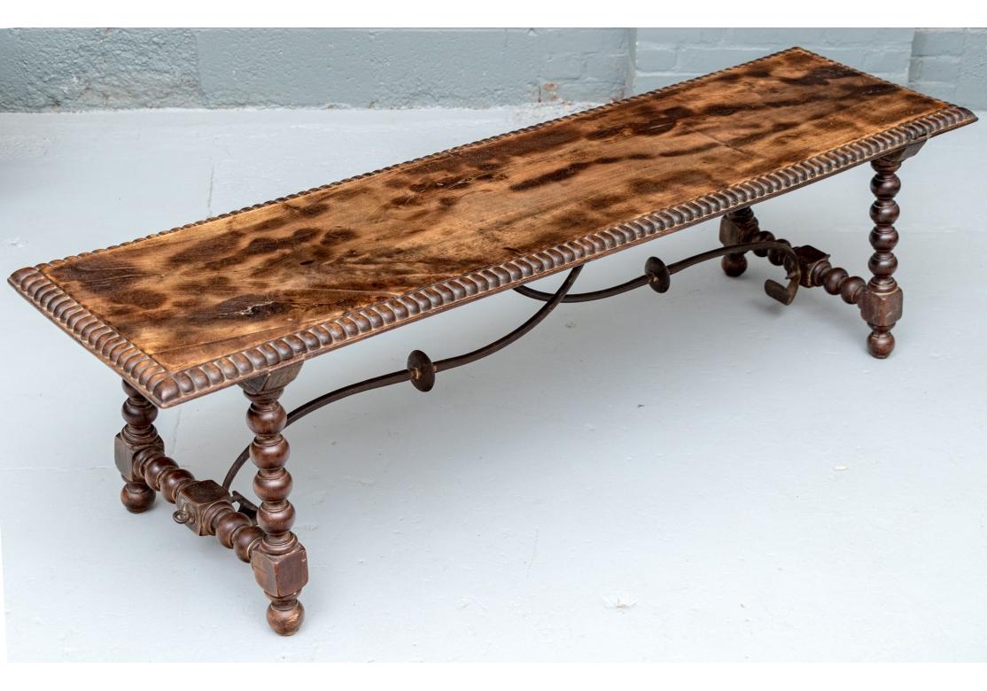 Extraordinaire paire de bancs anciens de style jacobéen en vente 7