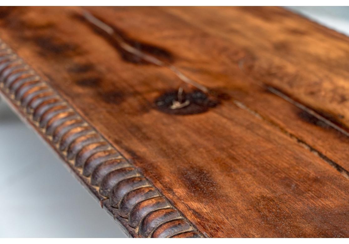 Extraordinaire paire de bancs anciens de style jacobéen en vente 12