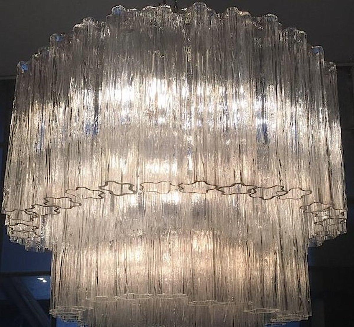 Extraordinary Pair of Chandeliers by Toni Zuccheri for Venini, 1960s In Excellent Condition For Sale In Rome, IT