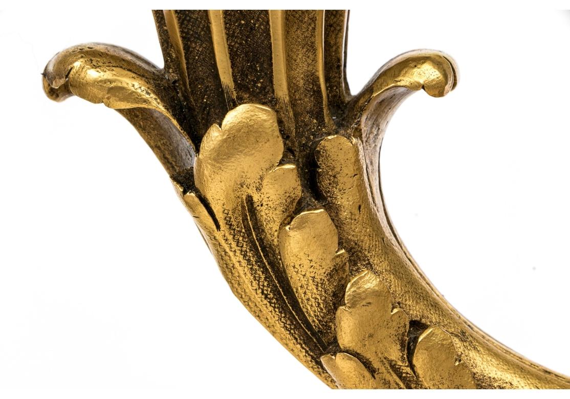 Straordinaria coppia di  Doppio candelabro francese in bronzo e marmo in stile Luigi XVI in vendita 4