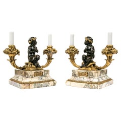Extraordinaire paire  Double candlelabra de style Louis XVI en bronze et marbre