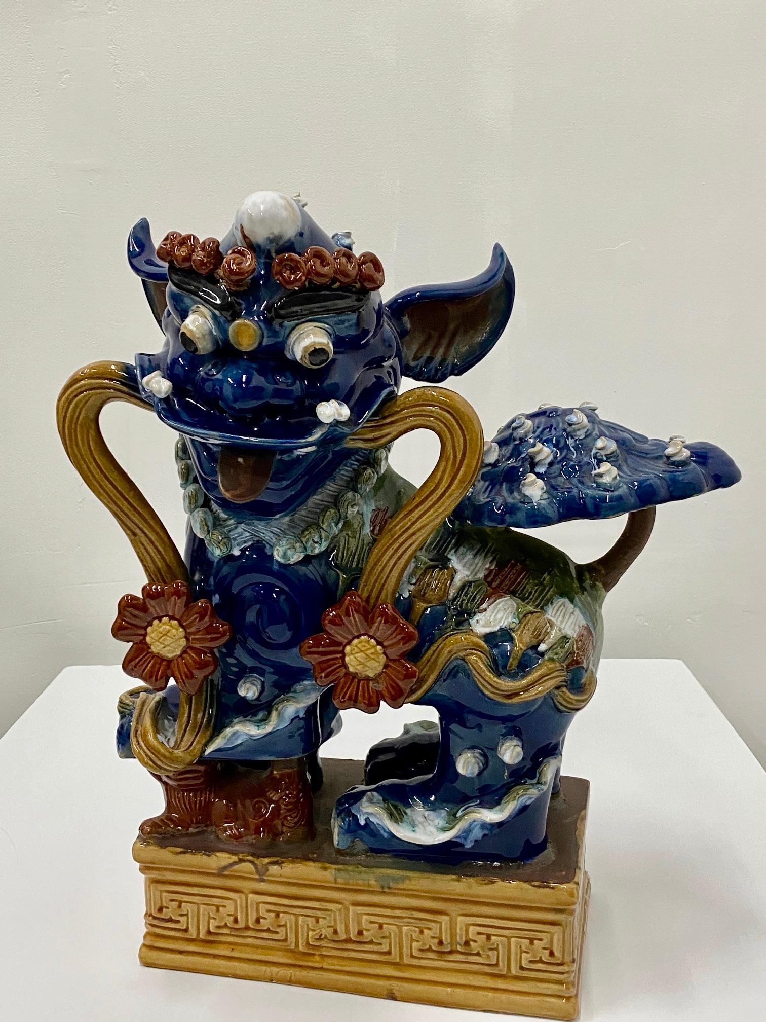 Superb pair of Chinese foo dogs with great colors and meticulous detail.