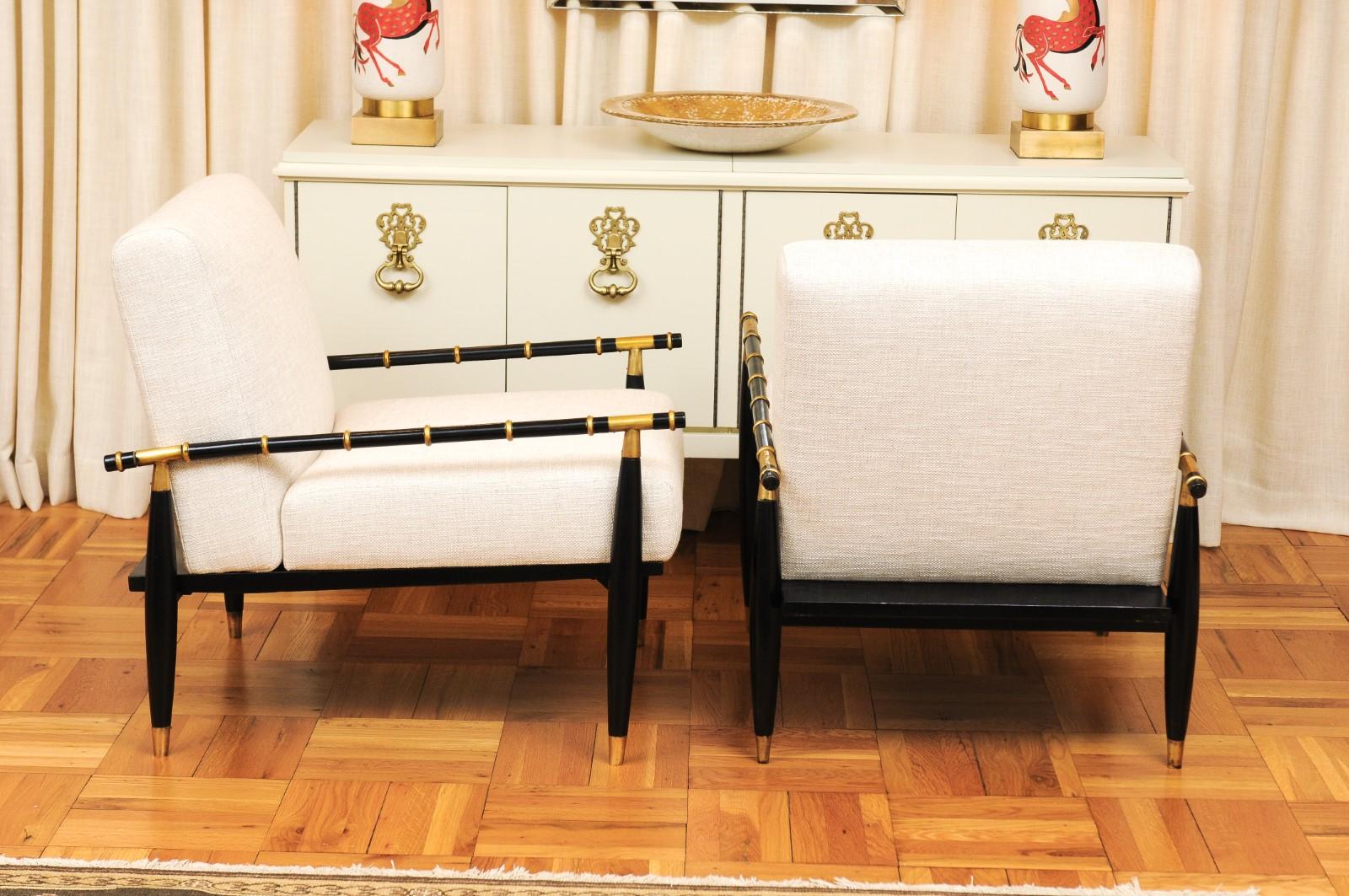 Extraordinaire paire de chaises longues dans le style de Tommi Parzinger, datant d'environ 1965 en vente 3