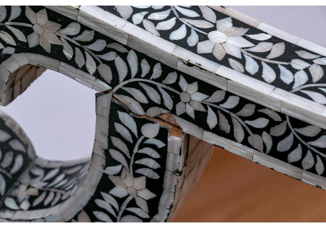 Außergewöhnliches Paar Thronstühle mit Intarsien aus Perlmutt im Angebot 12