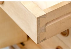 Straordinaria coppia di armadi in noce attribuiti a Paolo Buffa