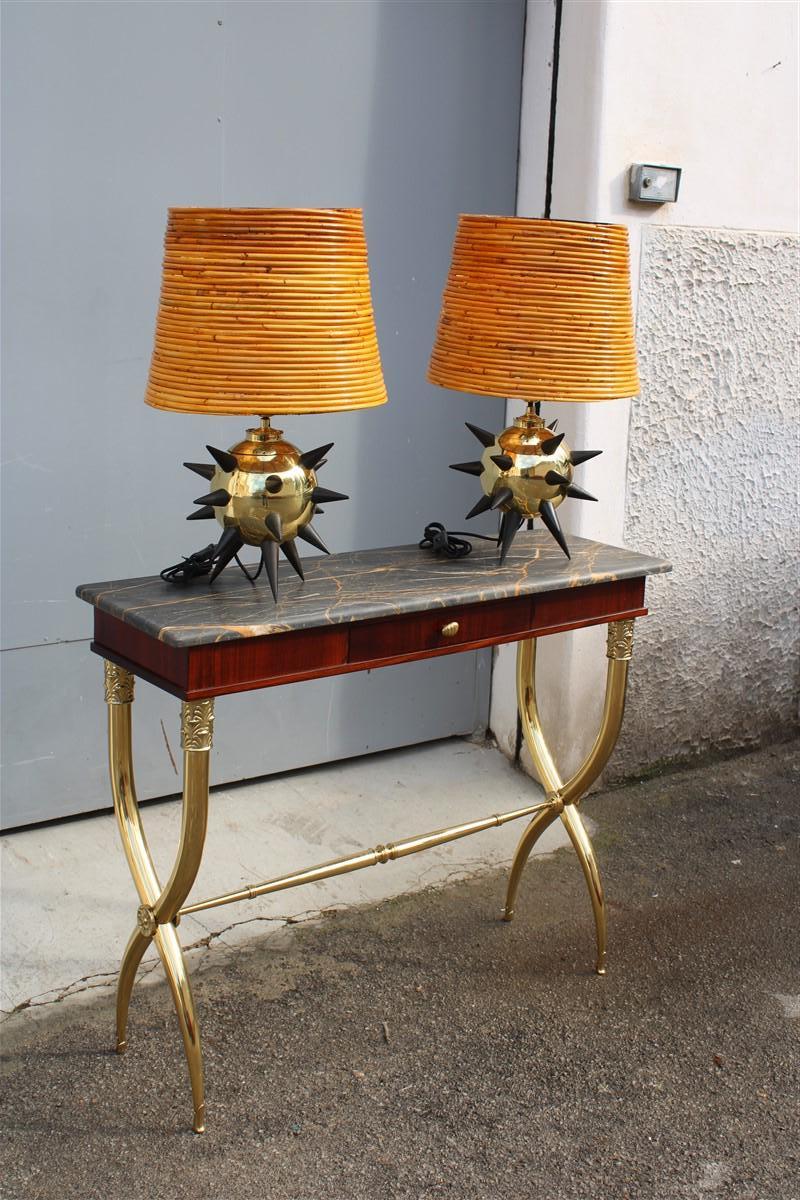 Métal Extraordinaire paire de lampes de table avec dôme central Mina en bambou 1950s Sputnik en vente
