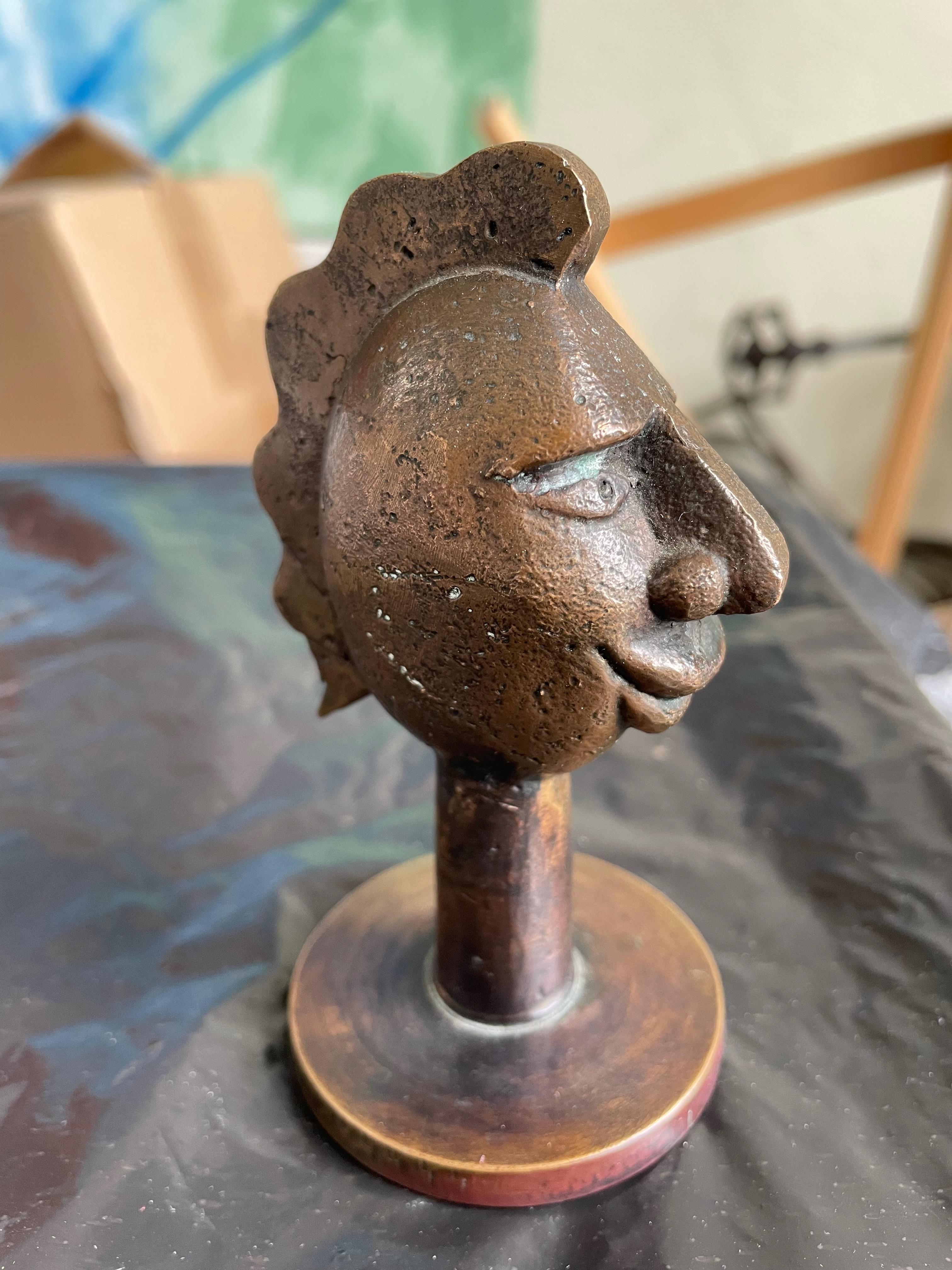 Table d'appoint dans le style de Diego Giacometti. Italie années 1960. Bronze.Verre. en vente 2