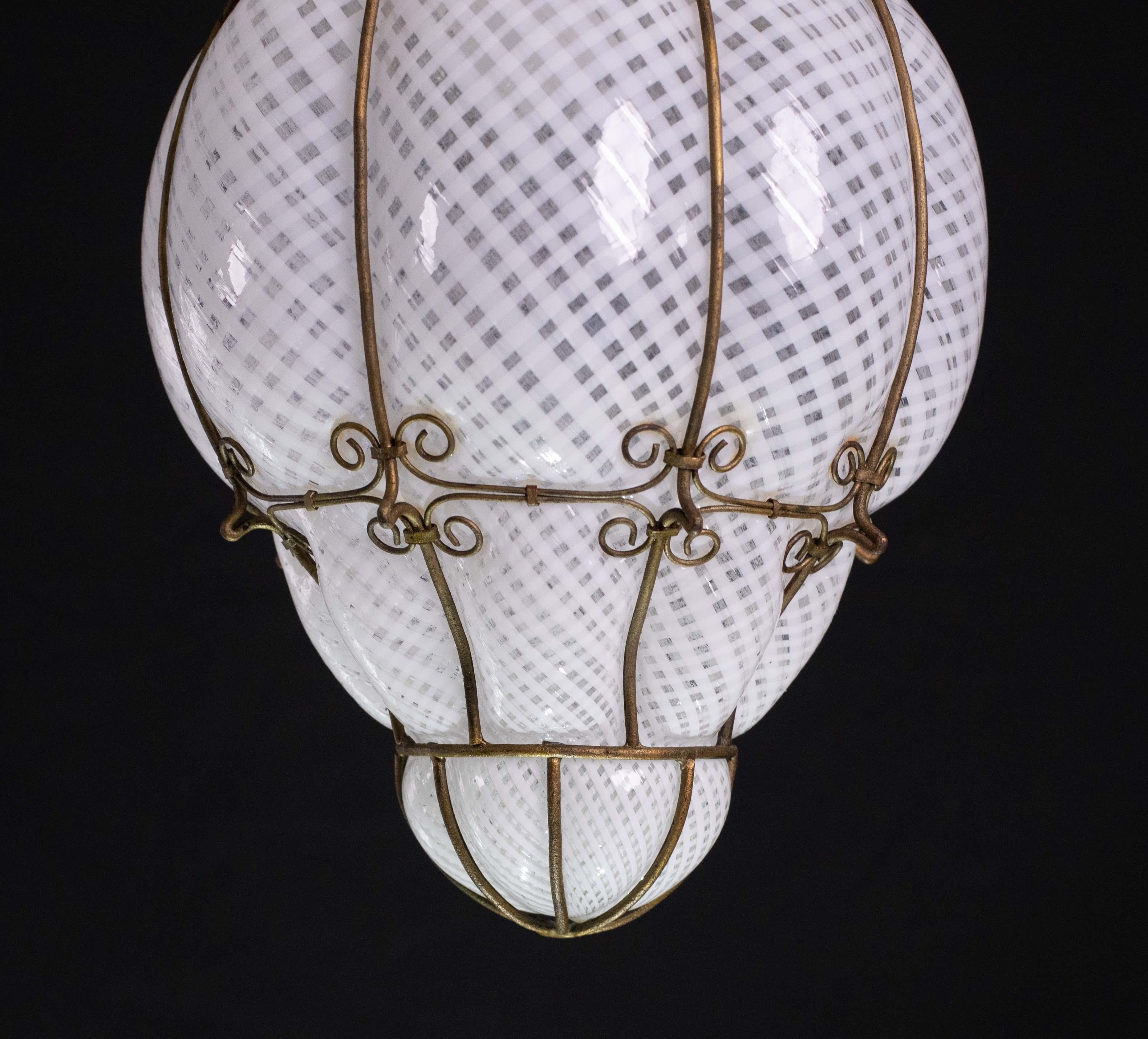 Extraordinary Rare Large Size Venetian Lantern in Murano Reticello Glass, 1940s For Sale 6