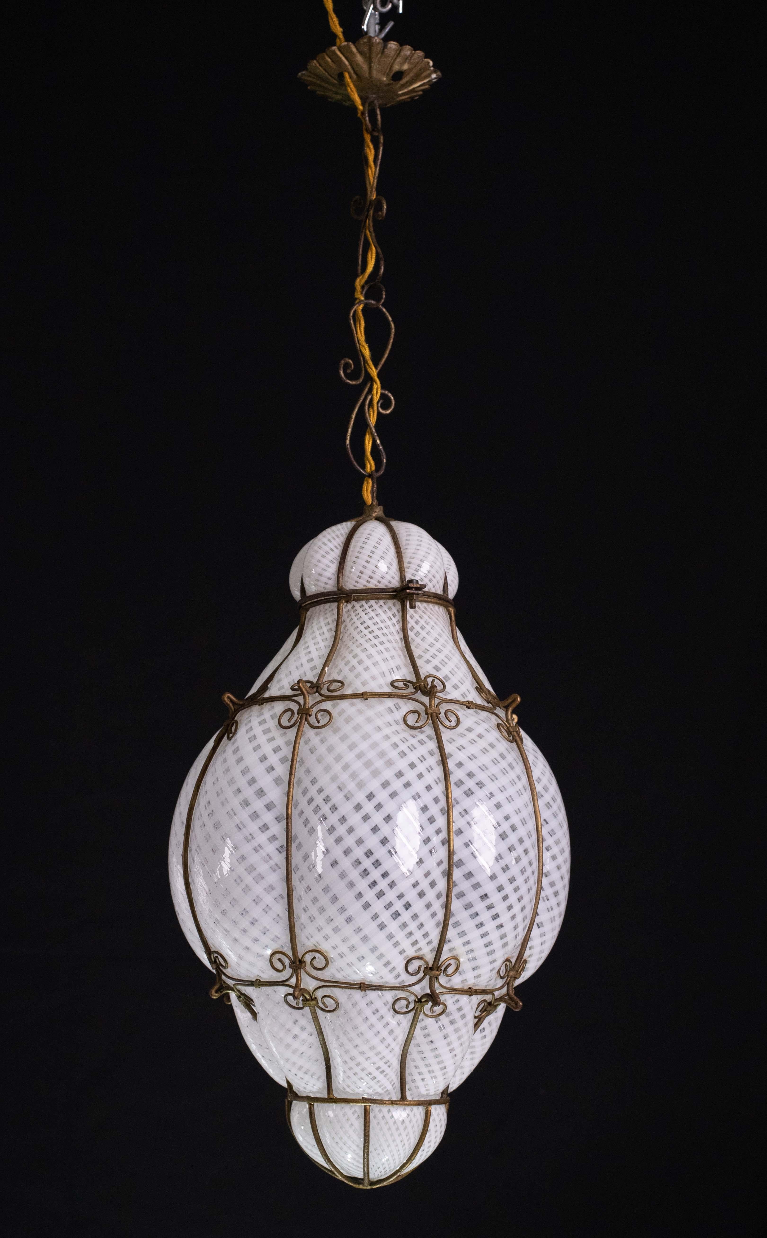 Mid-20th Century Extraordinary Rare Large Size Venetian Lantern in Murano Reticello Glass, 1940s For Sale