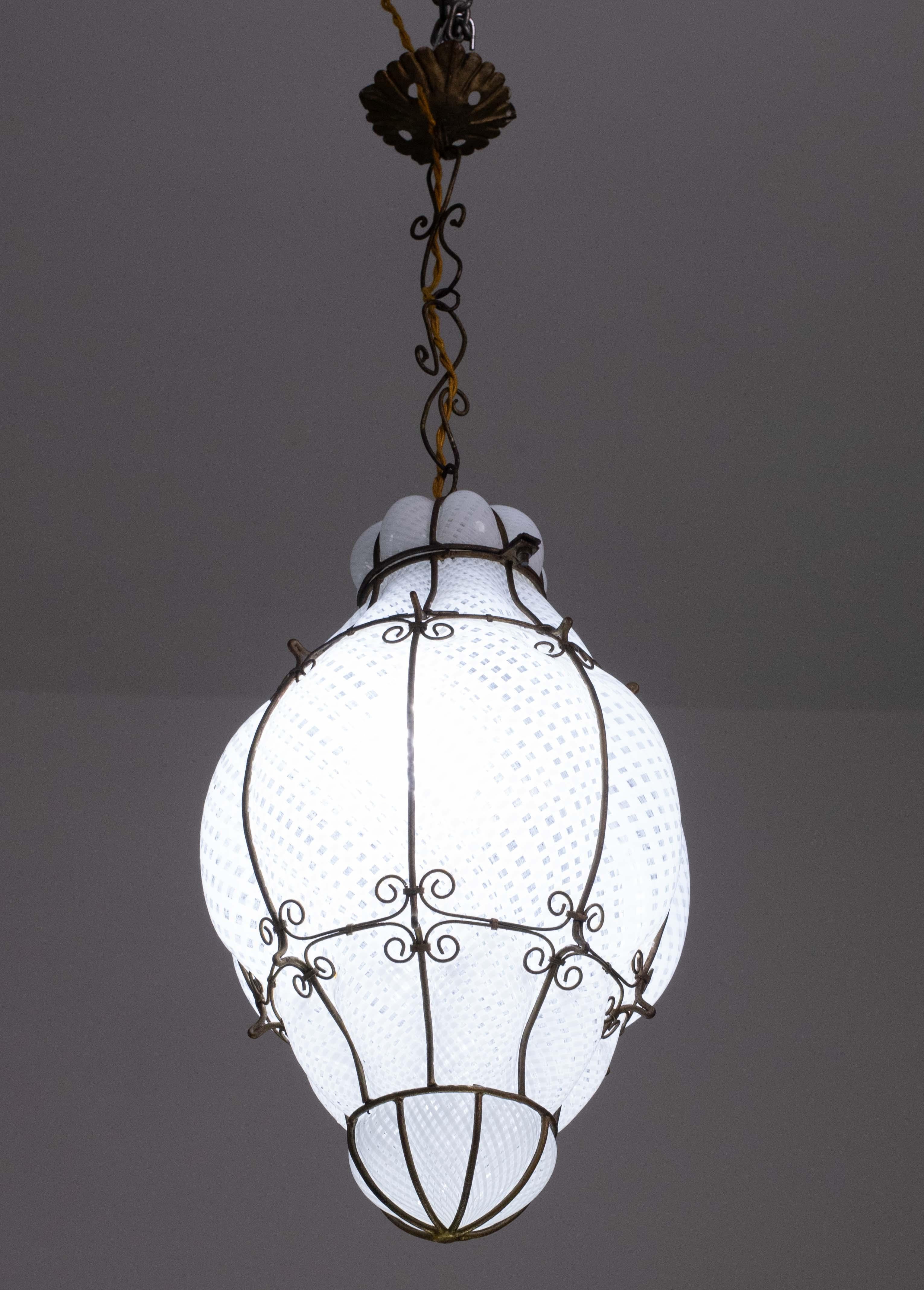 Extraordinary Rare Large Size Venetian Lantern in Murano Reticello Glass, 1940s For Sale 2