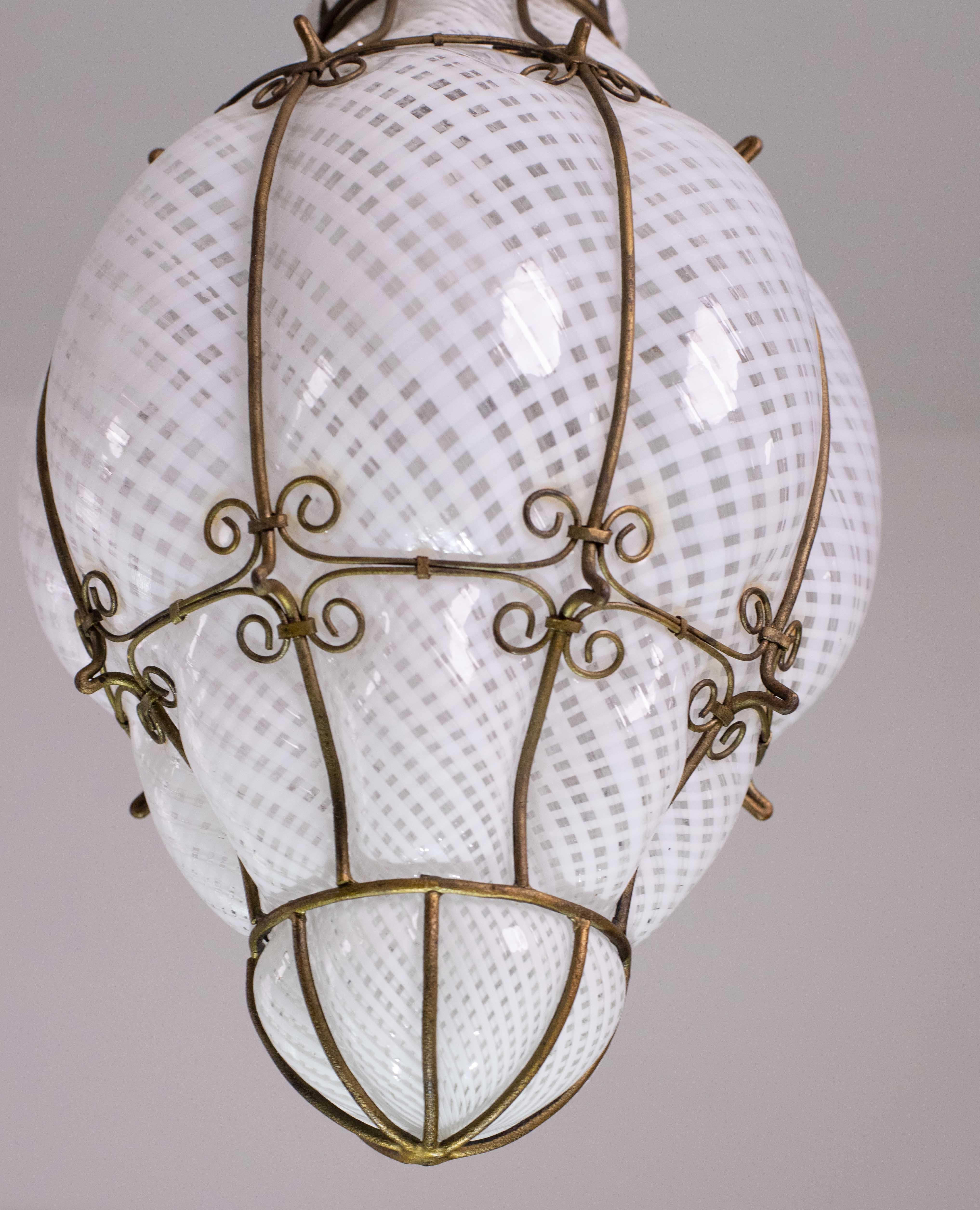 Extraordinary Rare Large Size Venetian Lantern in Murano Reticello Glass, 1940s For Sale 3