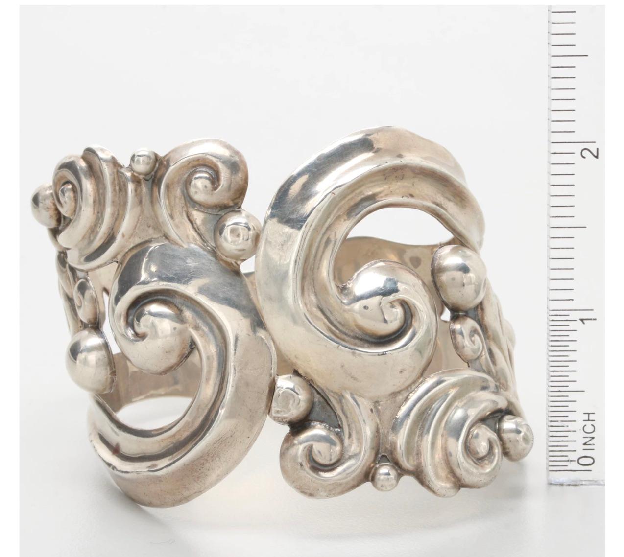 Mexican Extraordinary Rare Mexico Sterling 1940s Clamper Bracelet by A. Pineda For Sale