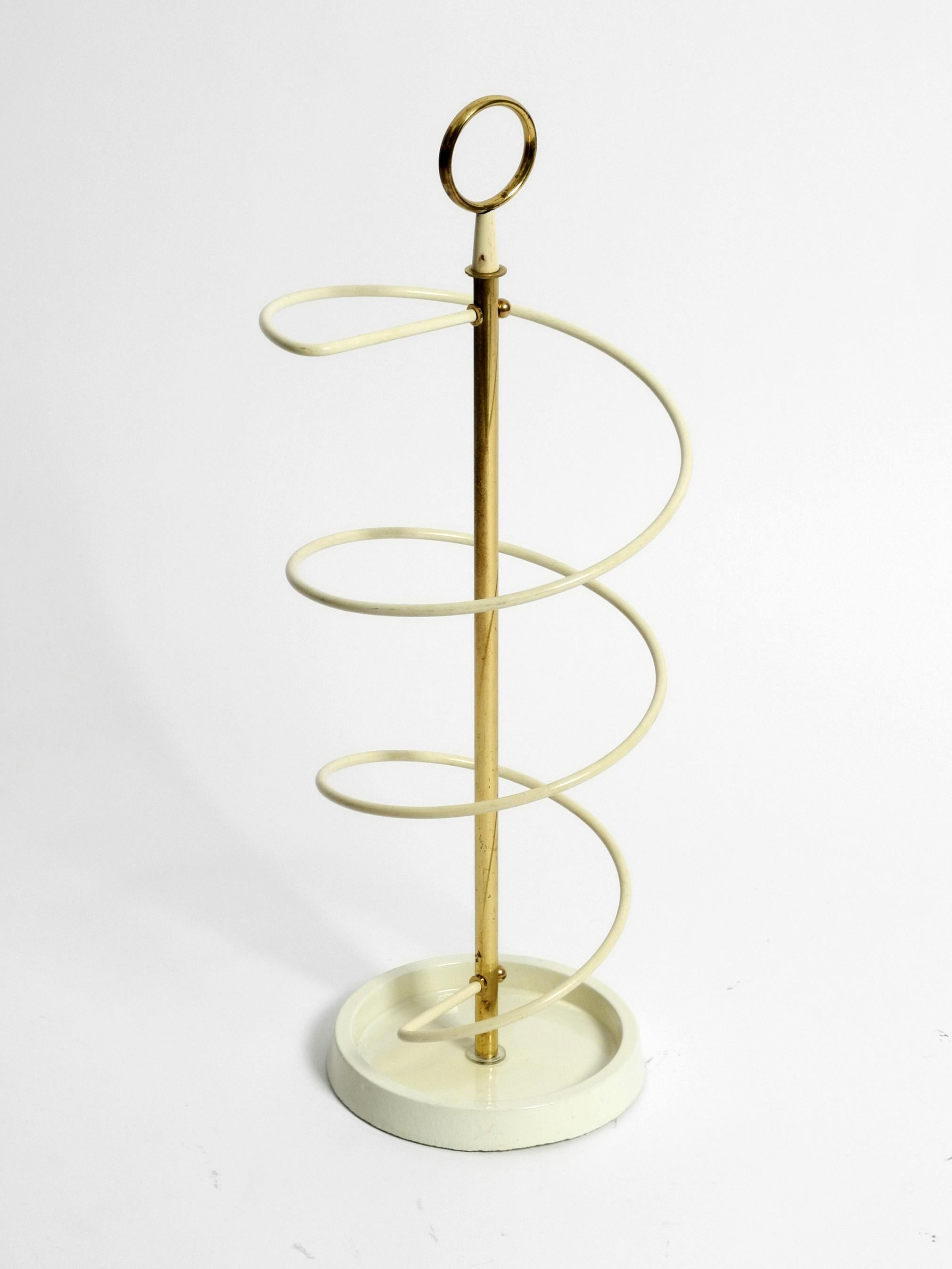 Extraordinary Rare Mid-Century Modern Umbrella Stand in String Helix Design In Good Condition For Sale In München, DE