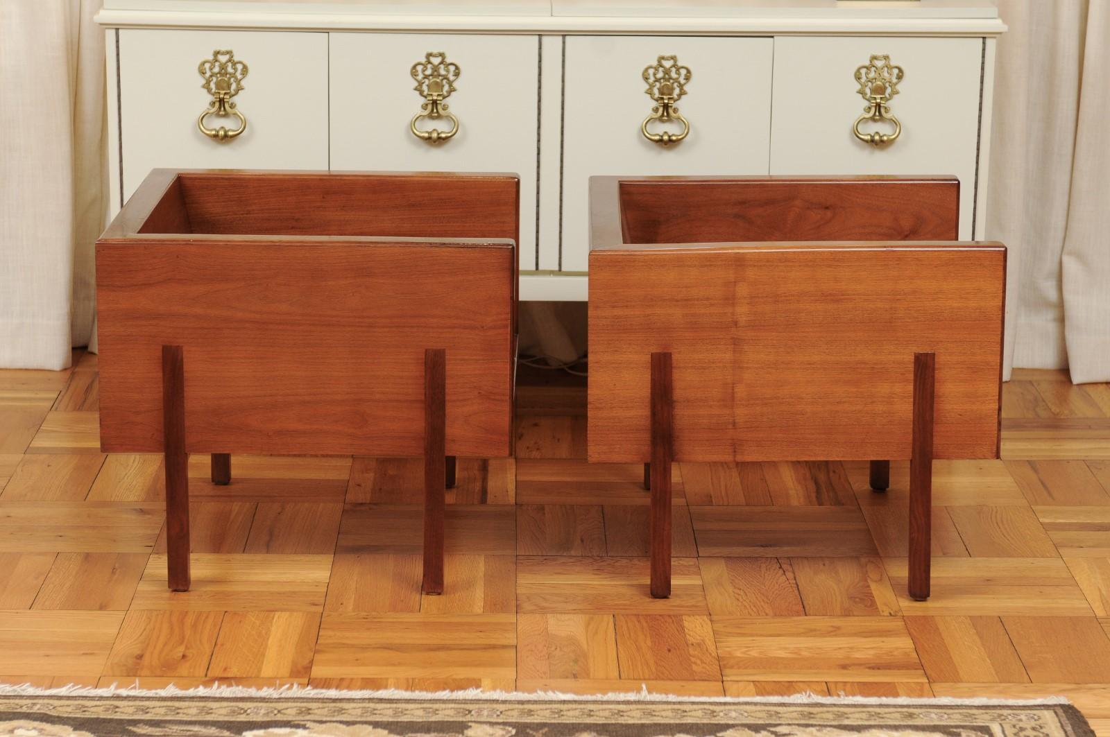 Außergewöhnliches Paar Loungesessel aus Nussbaumholz mit Würfel im Probber-Stil - 2 Paar im Angebot 2