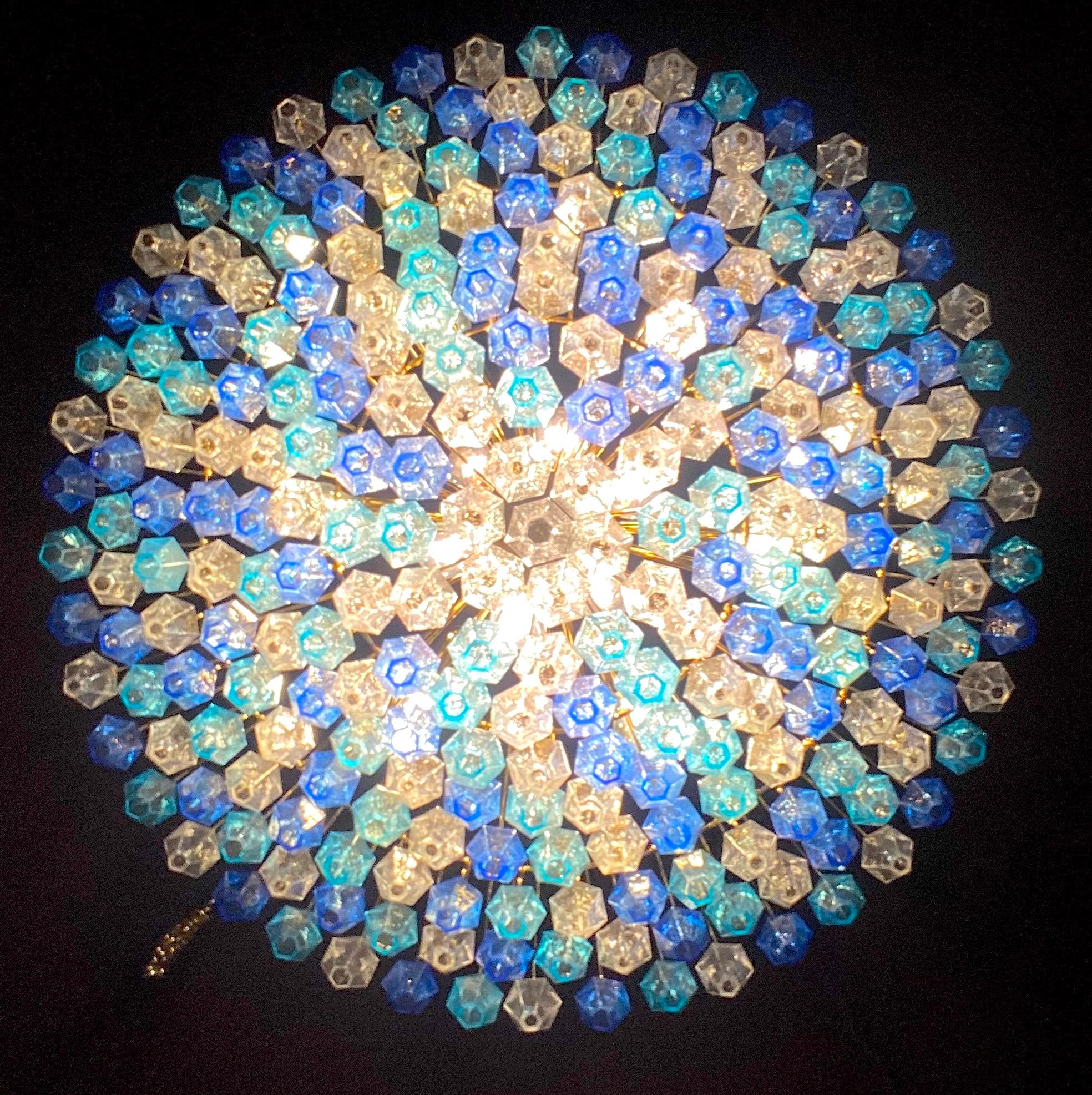 Fin du 20e siècle Extraordinaire plafonnier ou lustre en verre de Murano Poliedri de couleur saphir en vente