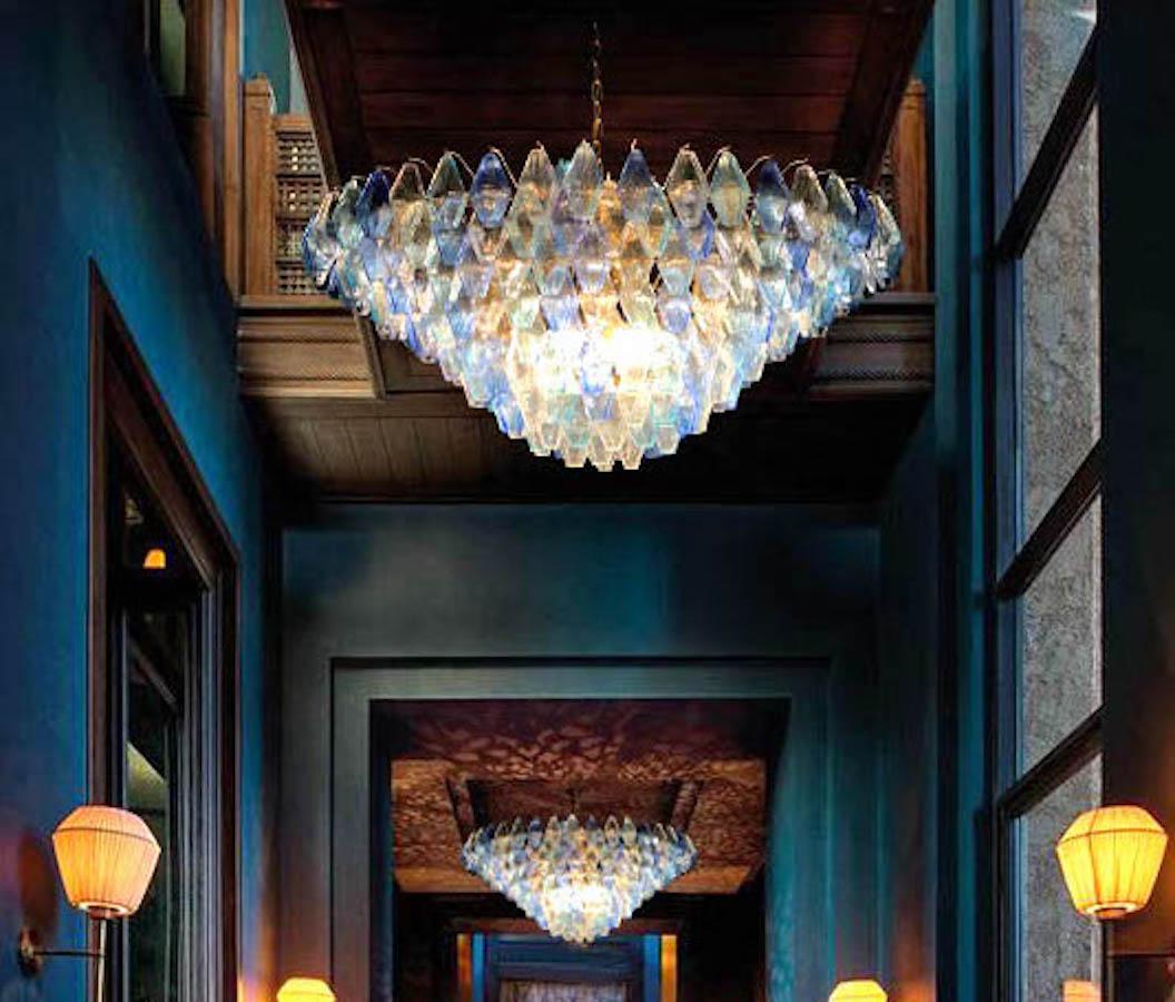 Fin du 20e siècle Extraordinaire plafonnier ou lustre en verre de Murano Poliedri de couleur saphir en vente