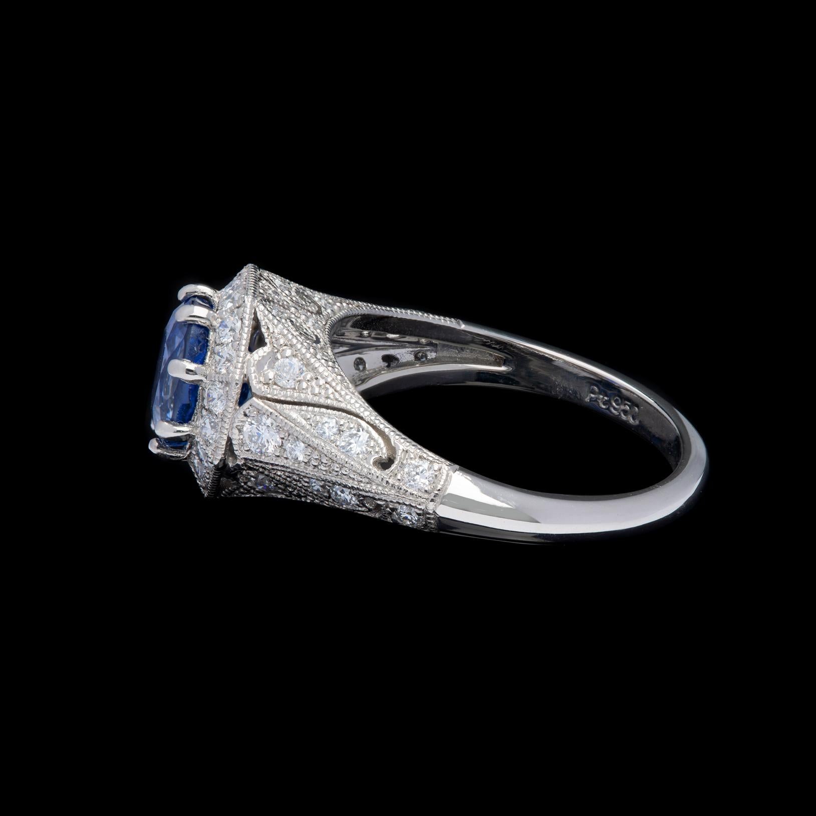 Round Cut Extraordinary Sapphire and Diamond Platinum Ring For Sale