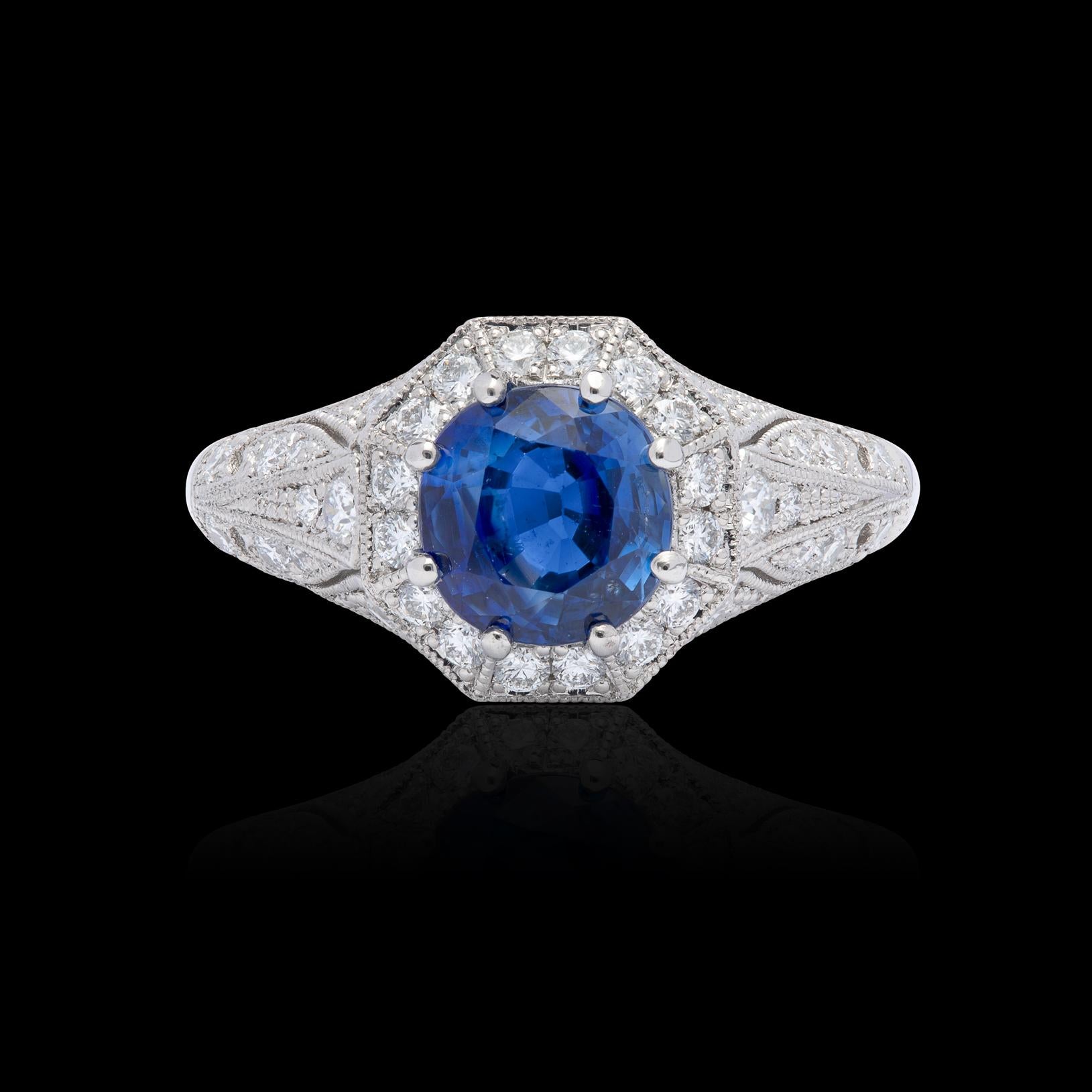 Extraordinary Sapphire and Diamond Platinum Ring For Sale 2