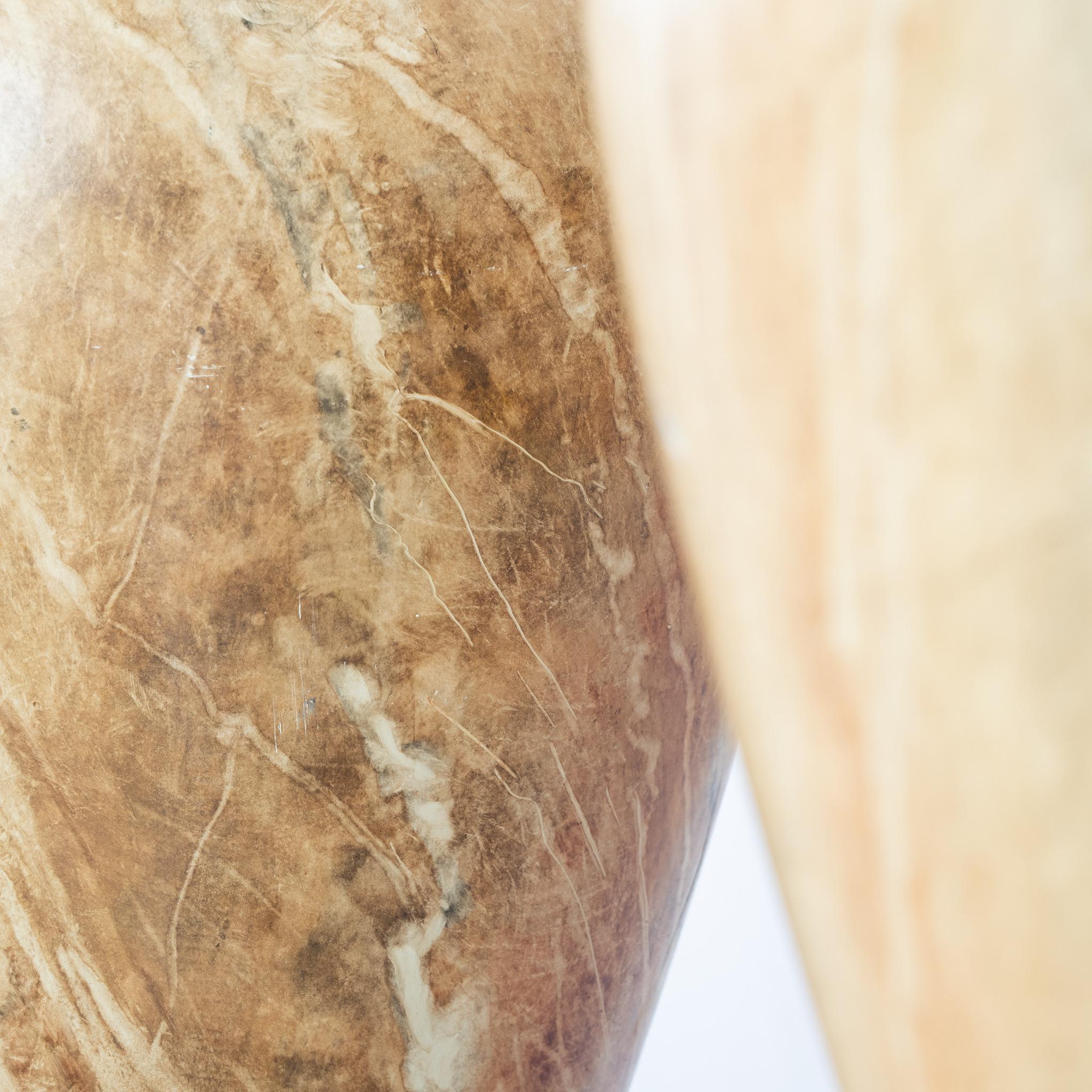 Straordinaria coppia di urne in legno effetto marmo Francia circa 1890 in vendita 3