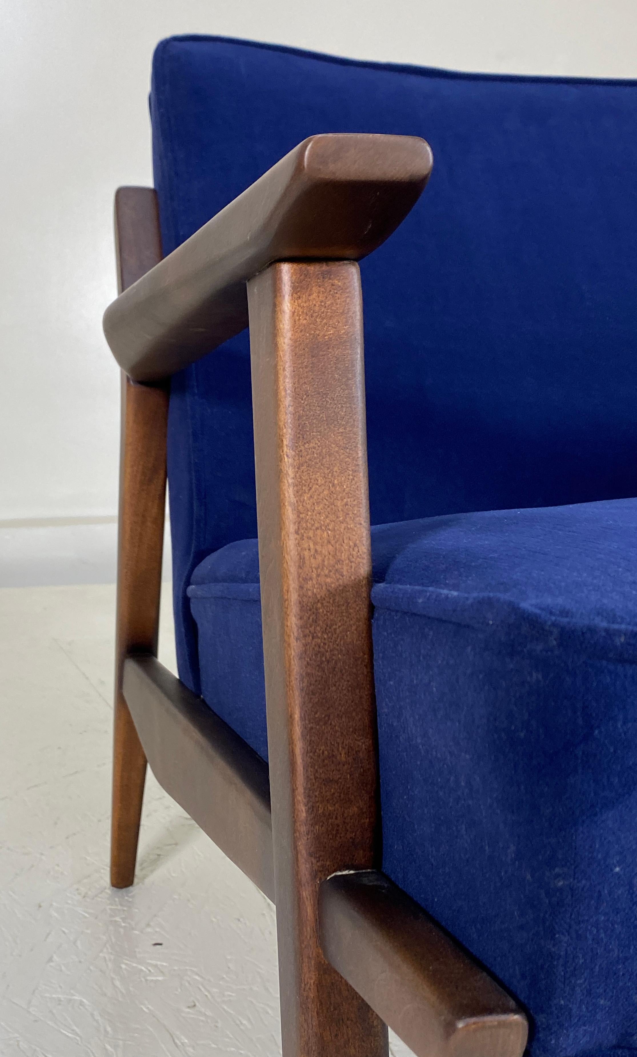 Außergewöhnlicher geformter Sessel im Stil von Carlo De Carli im Angebot 2