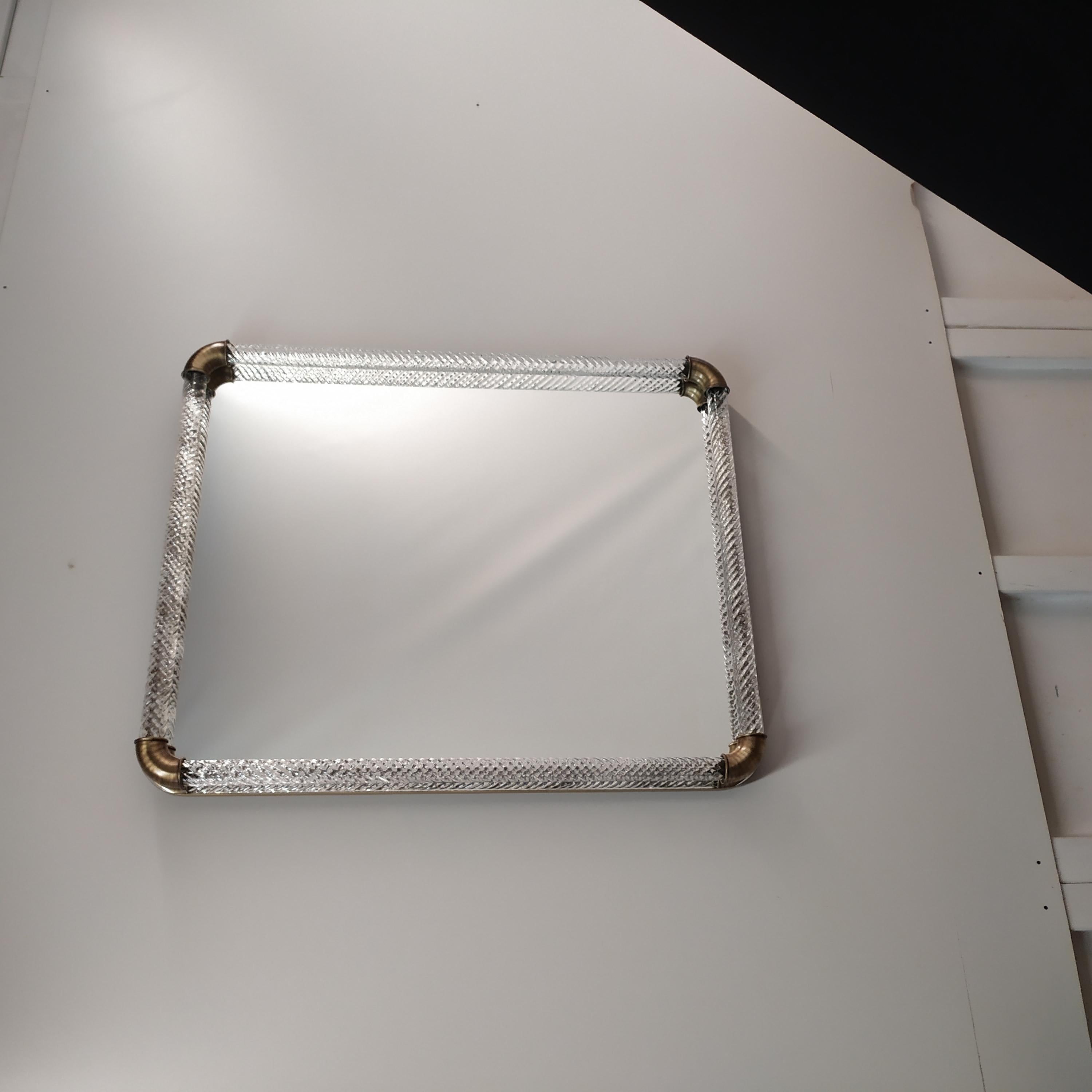 2er-Set Wunderschöner venezianischer Spiegel im Art-Déco-Stil, Klarglasrahmen gearbeitet.

Höhe 100 Zentimeter, Breite 80 Zentimeter, auf Anfrage können Sie den Spiegel individuell gestalten