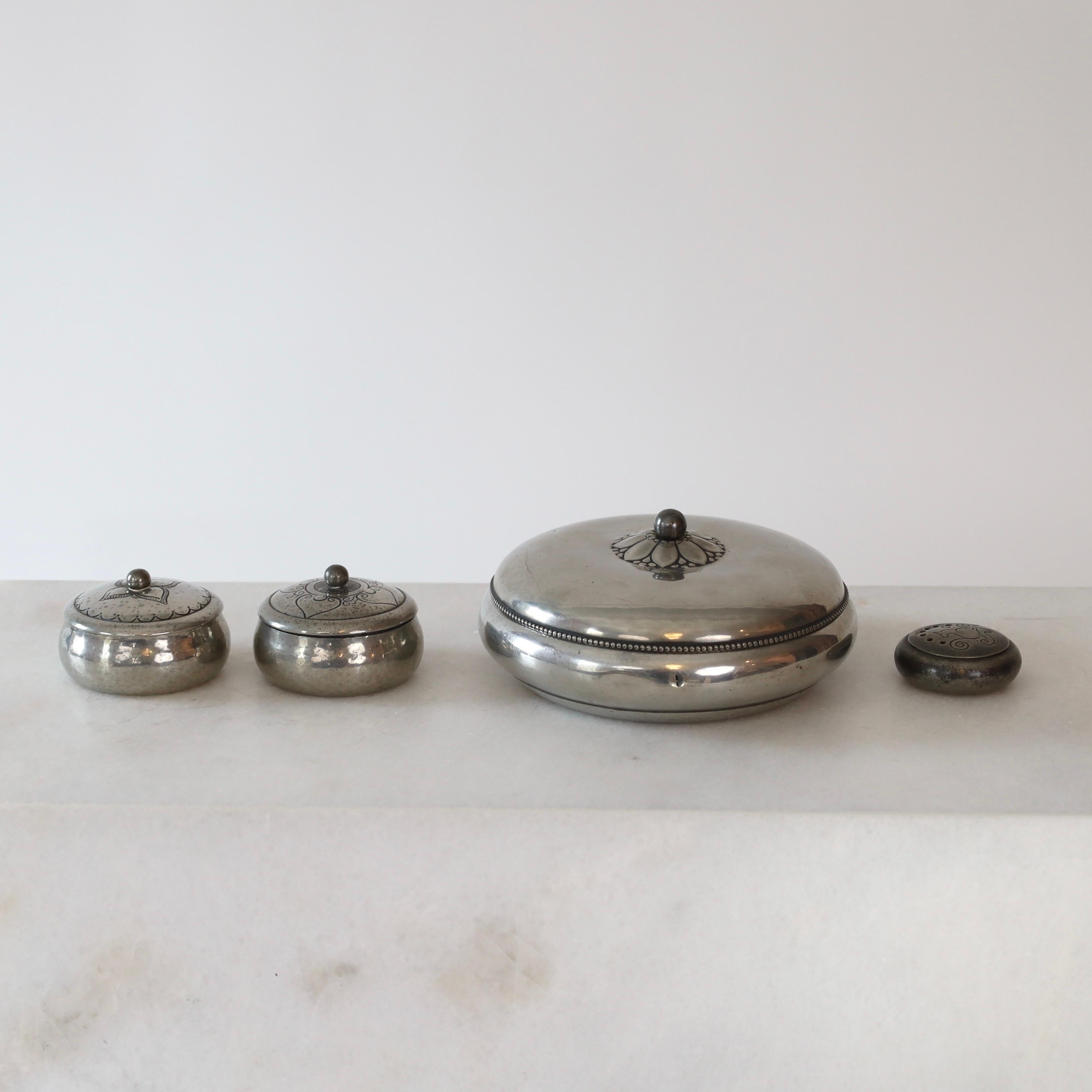 Extraordinary set of Pewter Jewelry boxes by Just Andersen, 1920s, Denmark In Good Condition For Sale In Værløse, DK