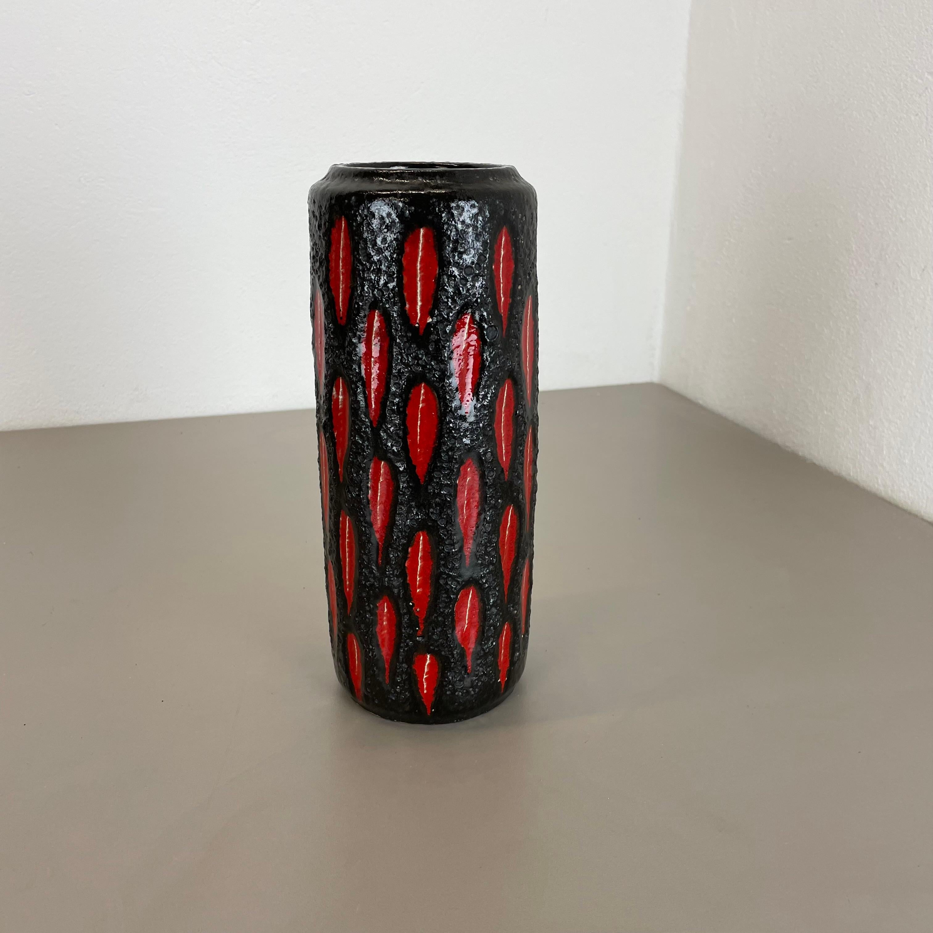 Article:

Fat lava art vase super rare black red 