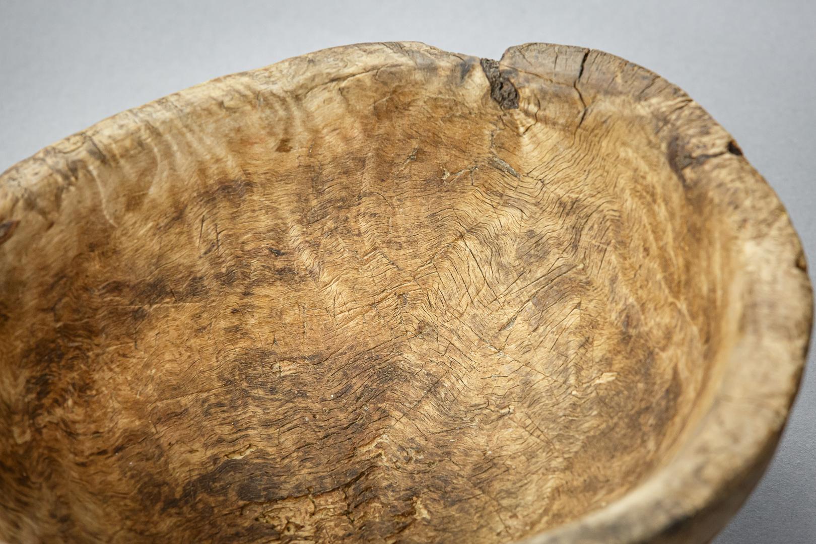 Extraordinary Swedish Burl Knot or Root Bowl In Fair Condition For Sale In Pease pottage, West Sussex
