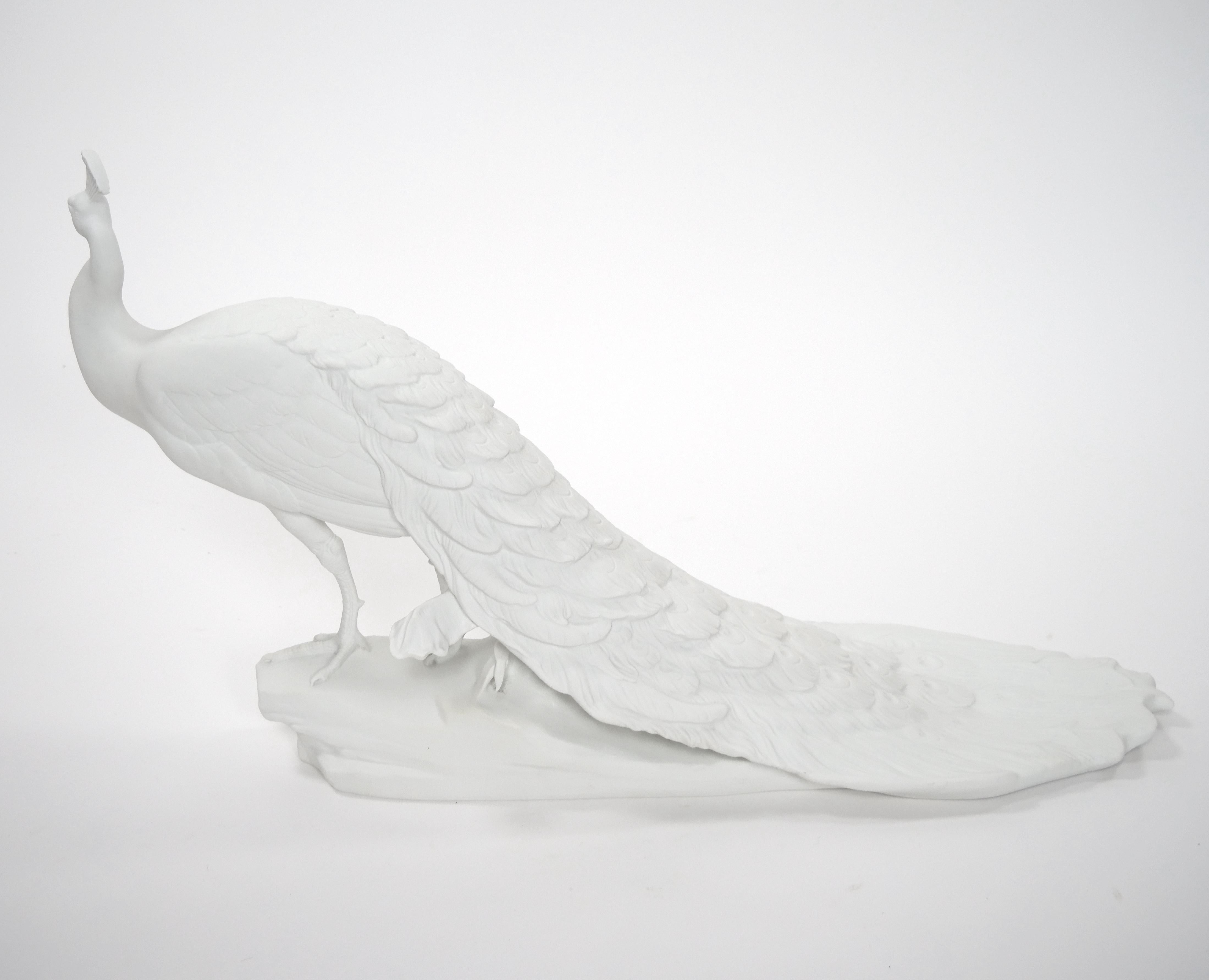 Fait main Extraordinaire sculpture de paon de Tiffany & Co par Nymphenburg  Porcelaine  en vente