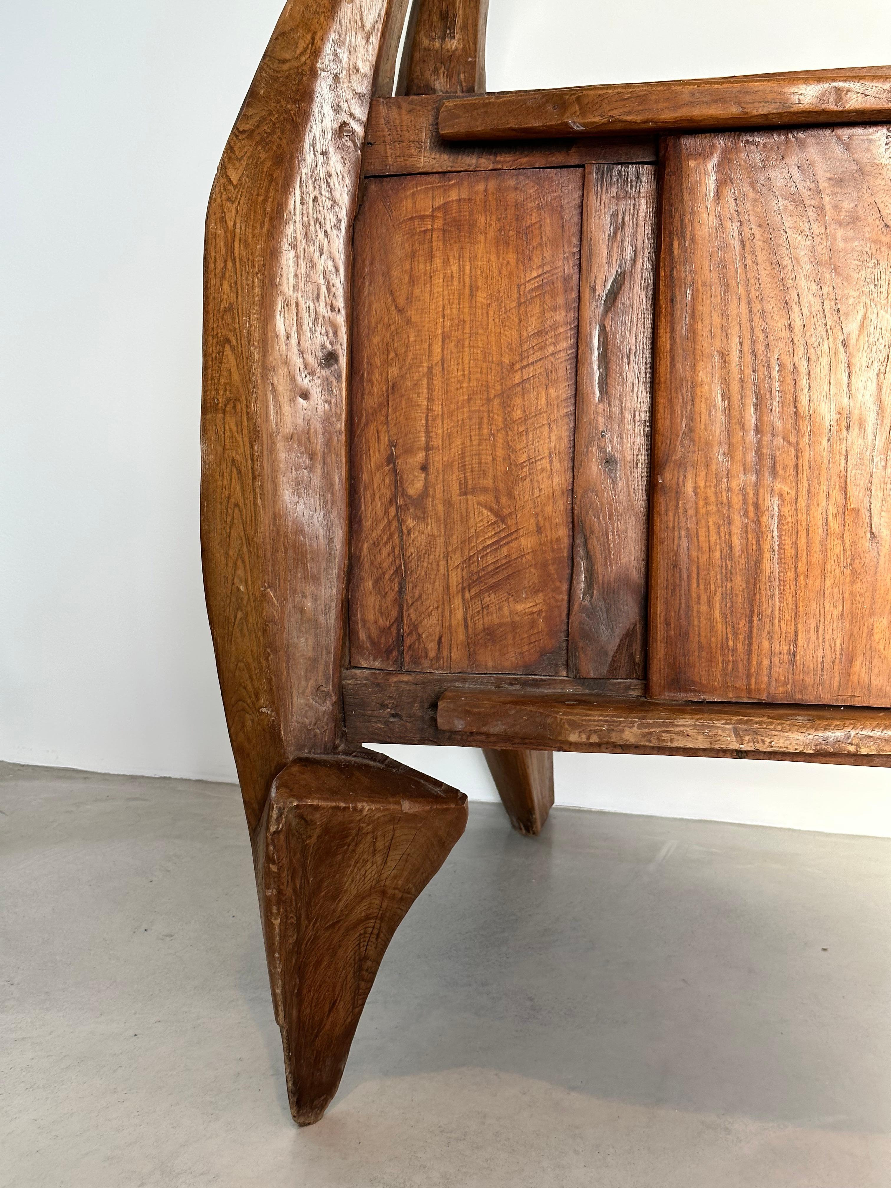 Extraordinary unique primitive cabinet, 19 th French Pyrenees folk art In Good Condition In leucate, FR
