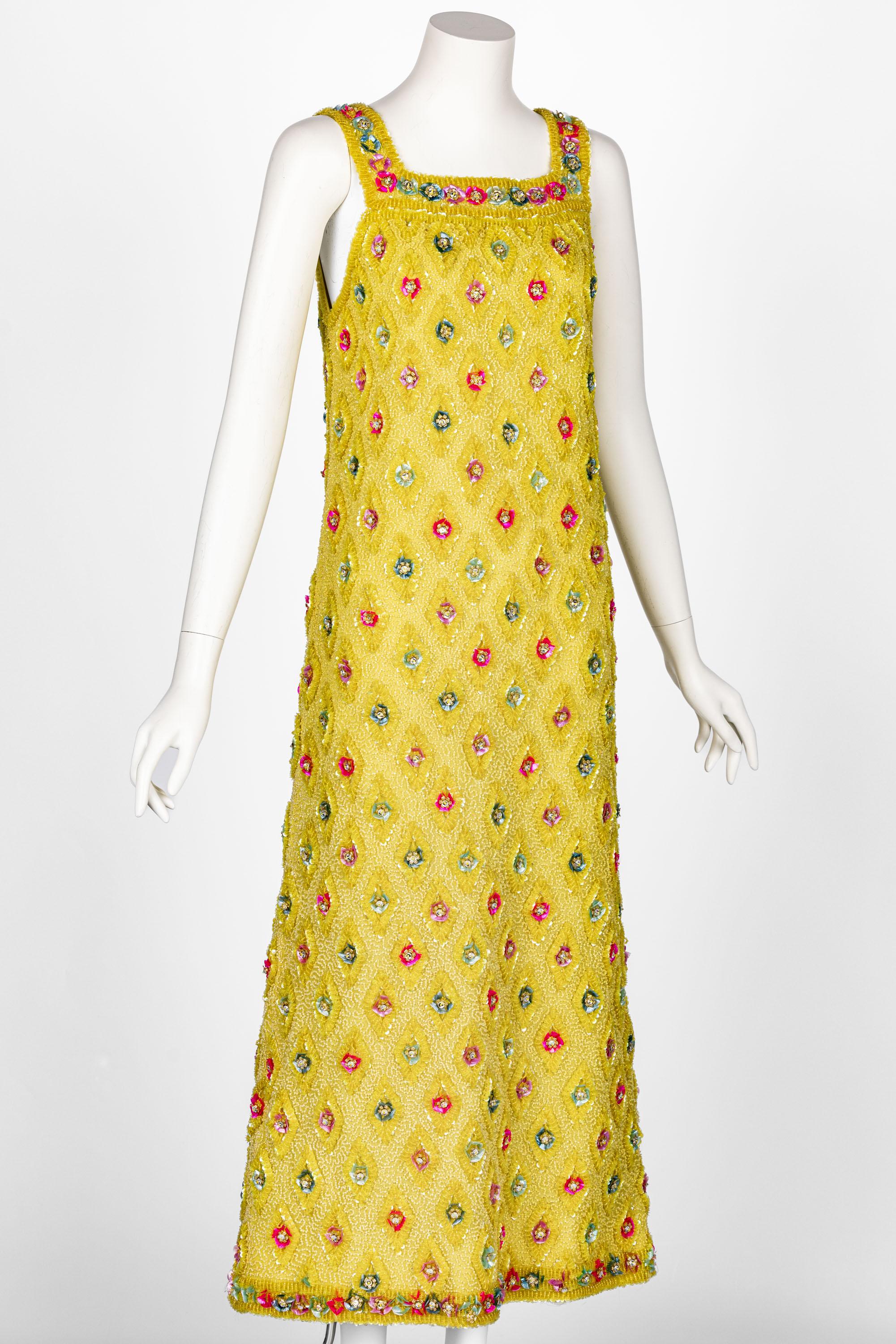 Extraordinary Unlabeled Yellow Beaded & Sequins Embellished Dress In Good Condition In Boca Raton, FL