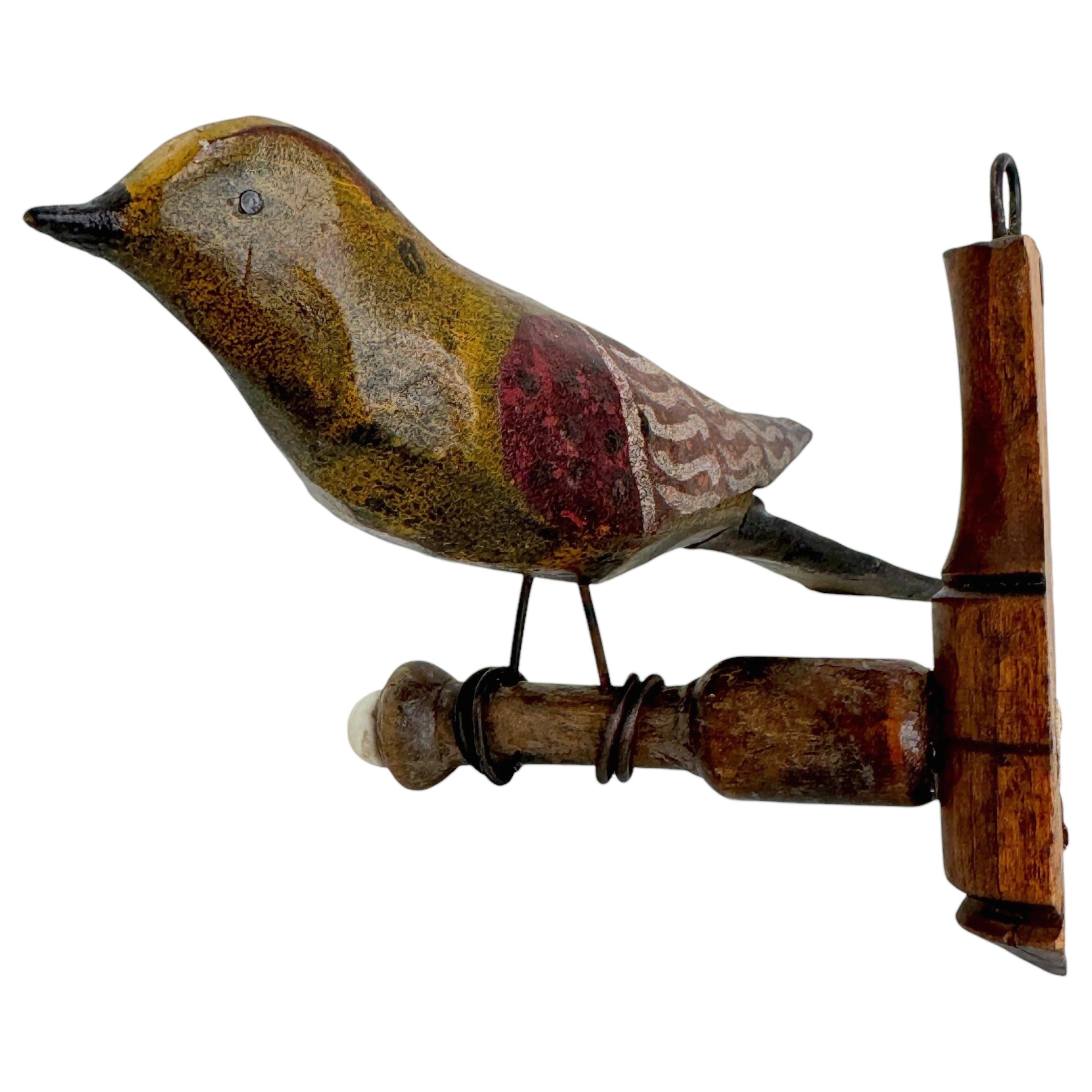 Außergewöhnlicher Vichtauer handgeschnitzter Holzvogel, Schwarzwälder Volkskunst, 1870er Jahre (Österreichisch)