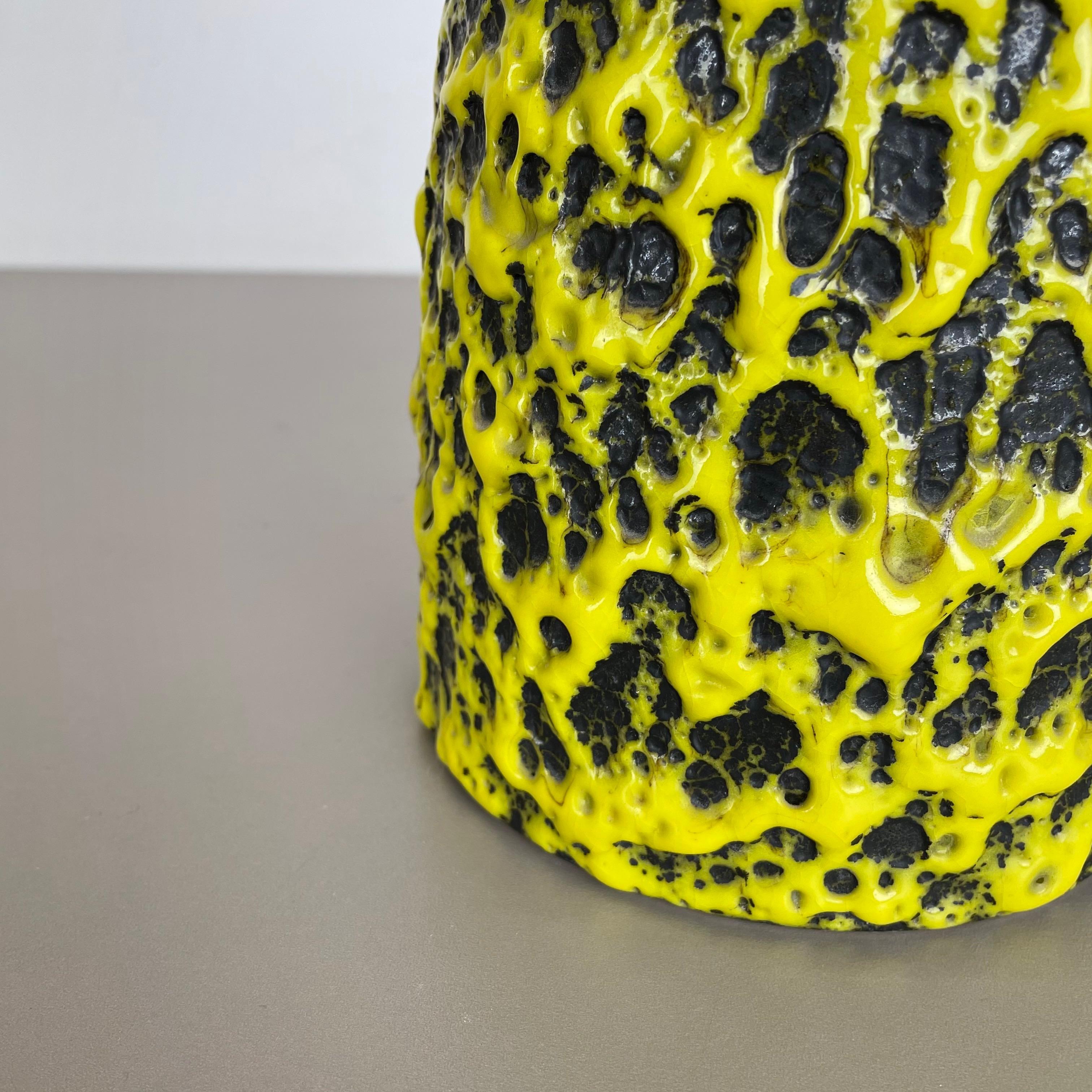 Extraordinary Vintage Pottery Fat Lava Vase Made by Es Keramik, Germany, 1960s In Good Condition In Kirchlengern, DE