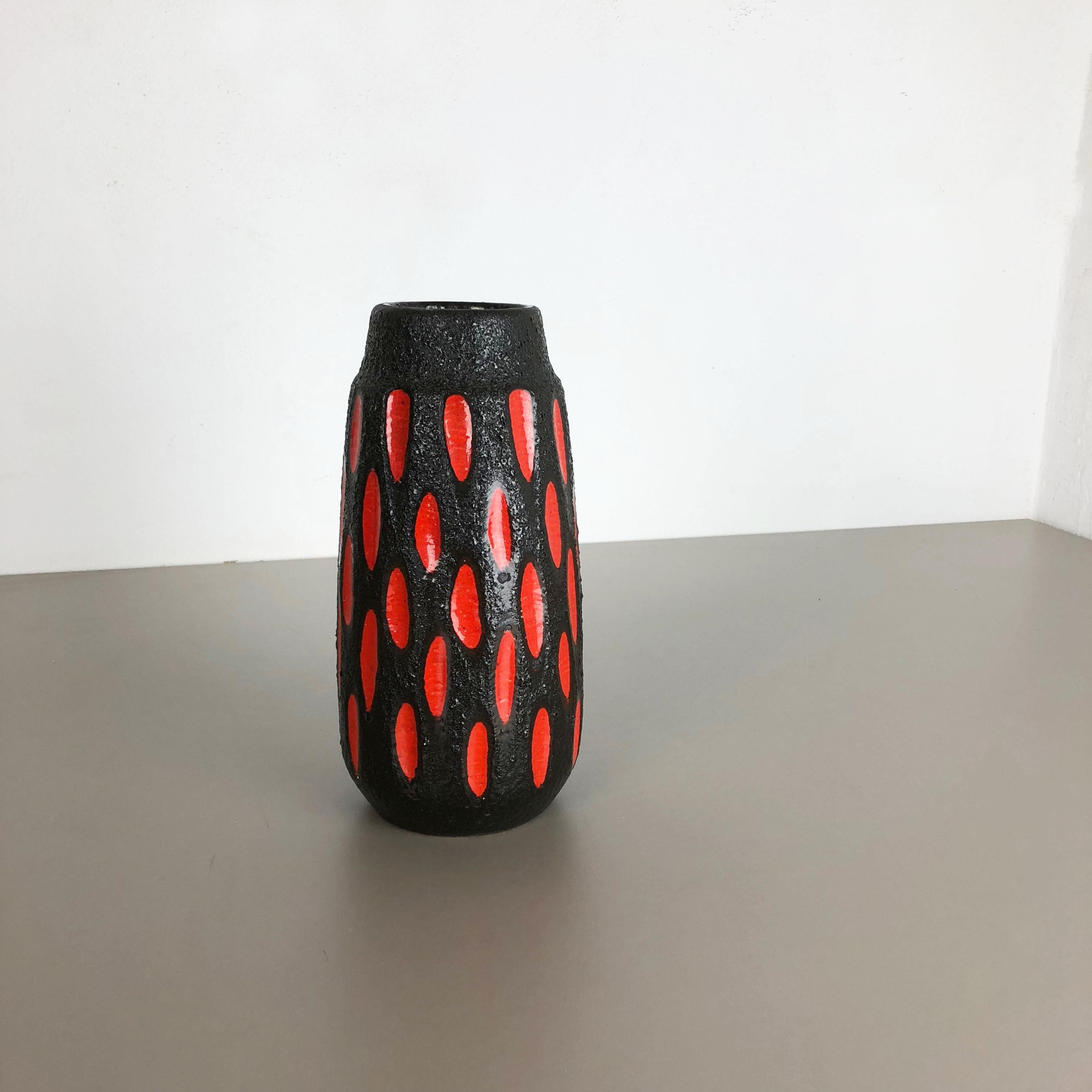 Extraordinary Vintage Pottery Fat Lava Vase Made by Scheurich, Germany, 1960s In Good Condition In Kirchlengern, DE