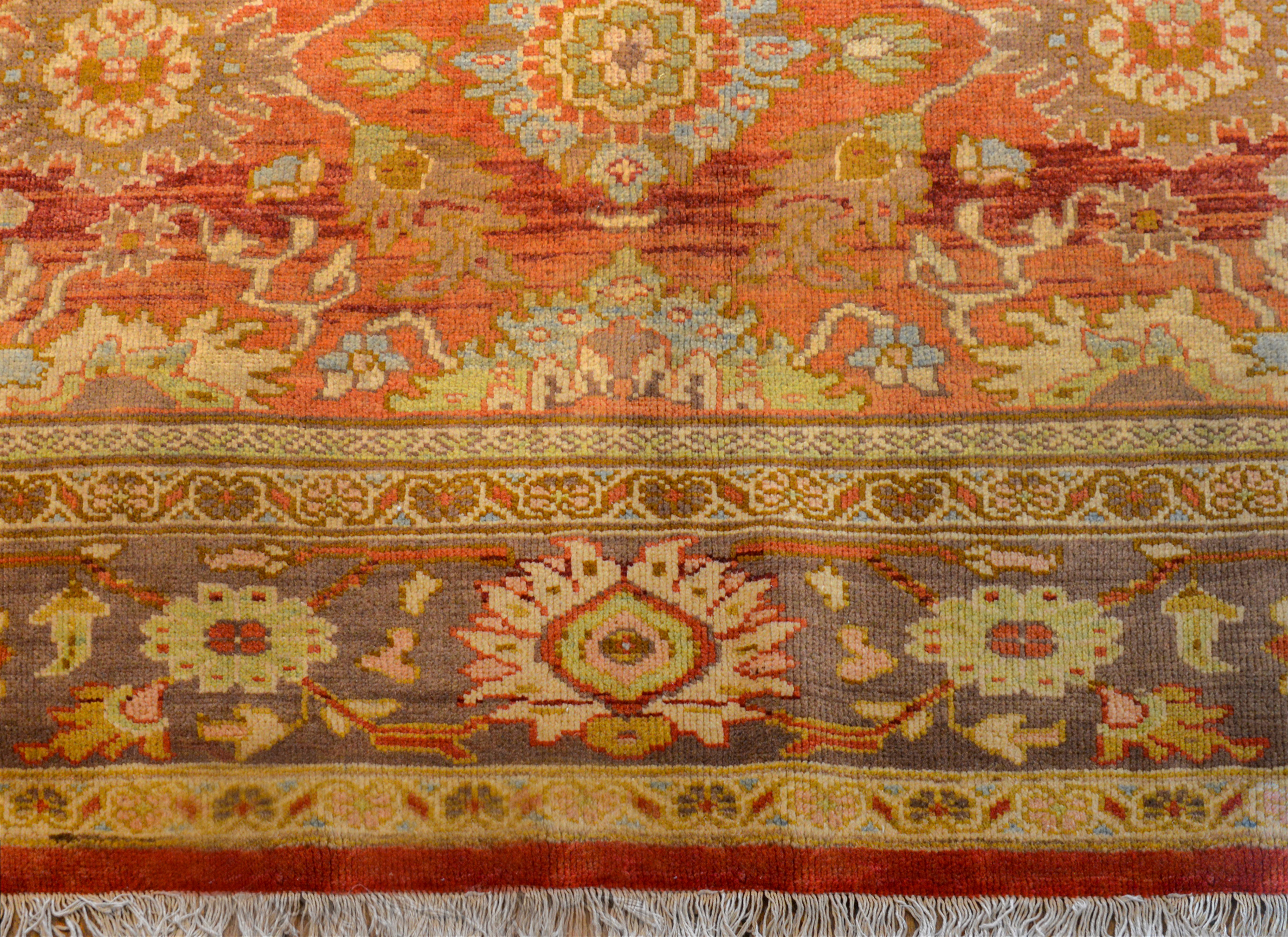 Außergewöhnlicher Sultanabad Teppich im Vintage-Stil im Angebot 1