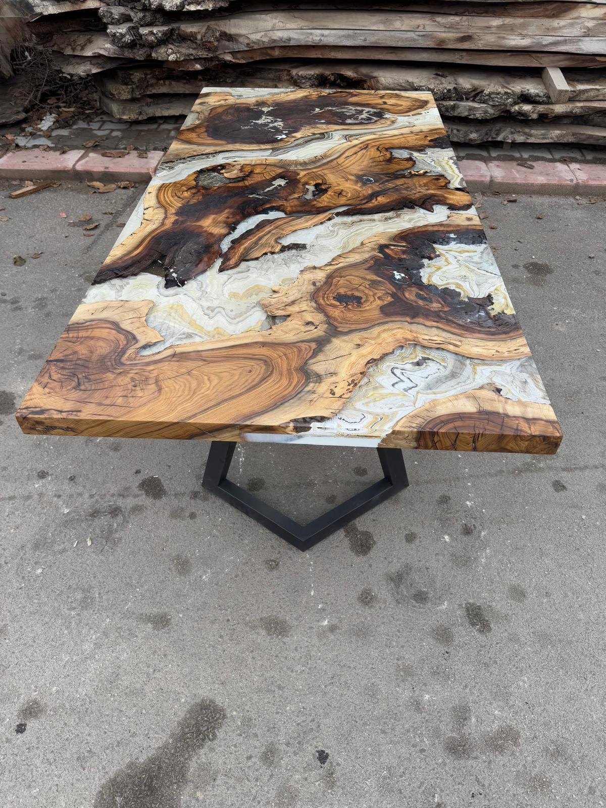 Extraordinary White Onix Marble Design Epoxy Resin Dining Table by Tinella For Sale 3