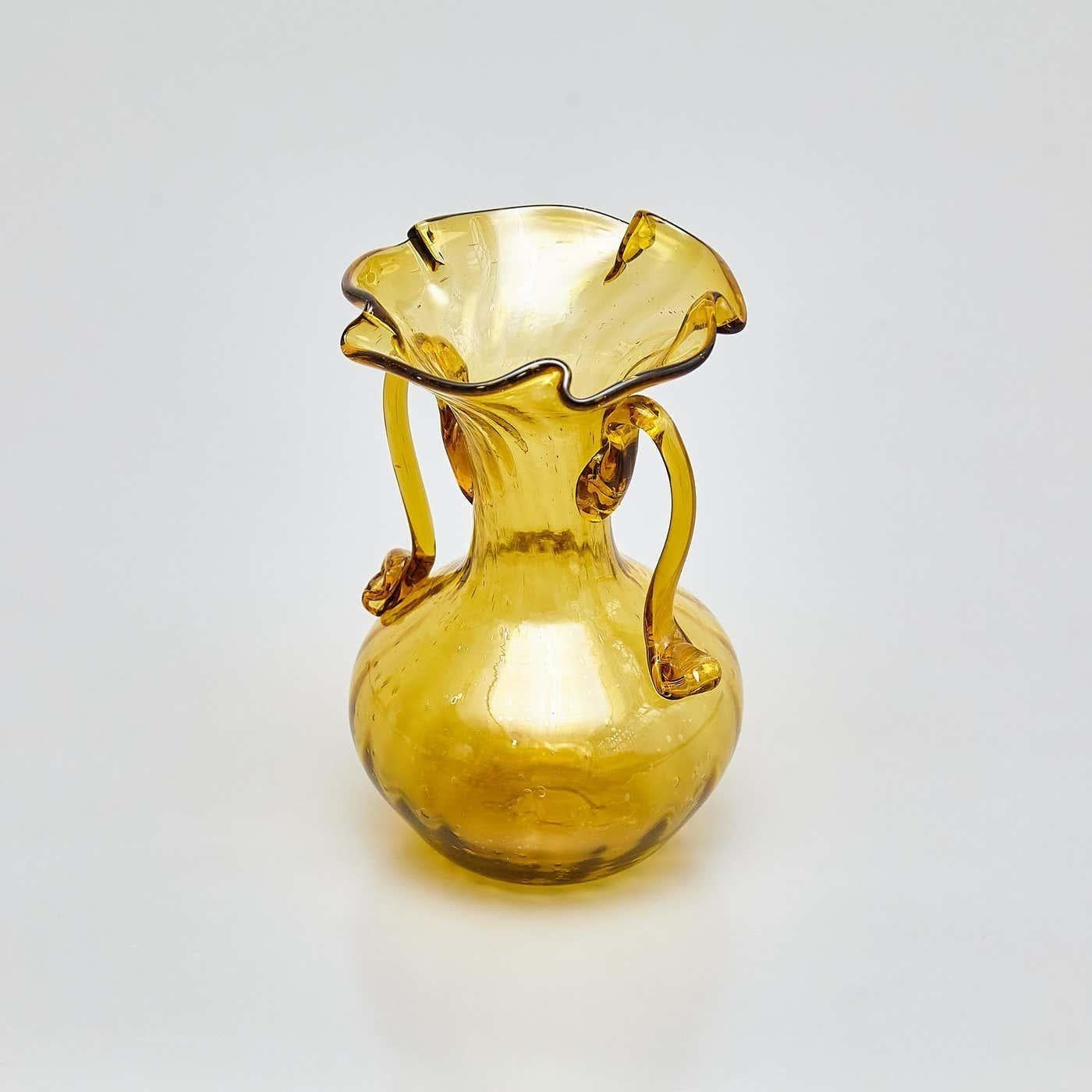 Außergewöhnliche gelbe mundgeblasene Glasvase – frühes 20. Jahrhundert (Spanisch) im Angebot