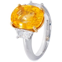 Extraordinary Yellow Sapphire and White Diamond Ring