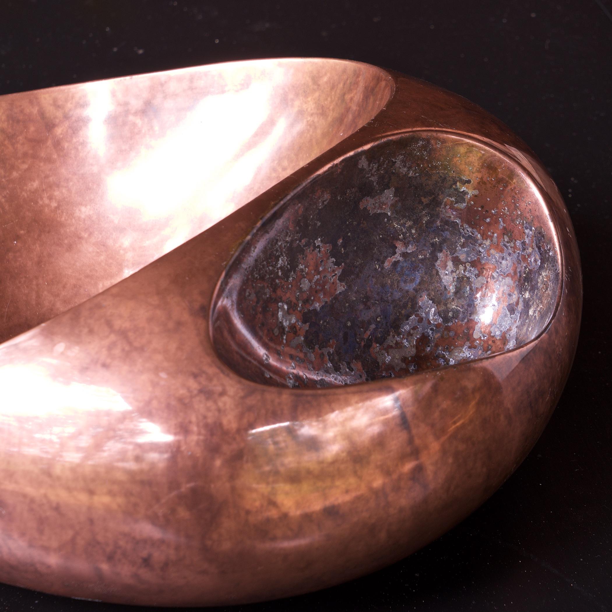 Contemporary Vintage Biomorphic Large Orb Centerpiece Bowl Copper Palte Table Sculpture For Sale