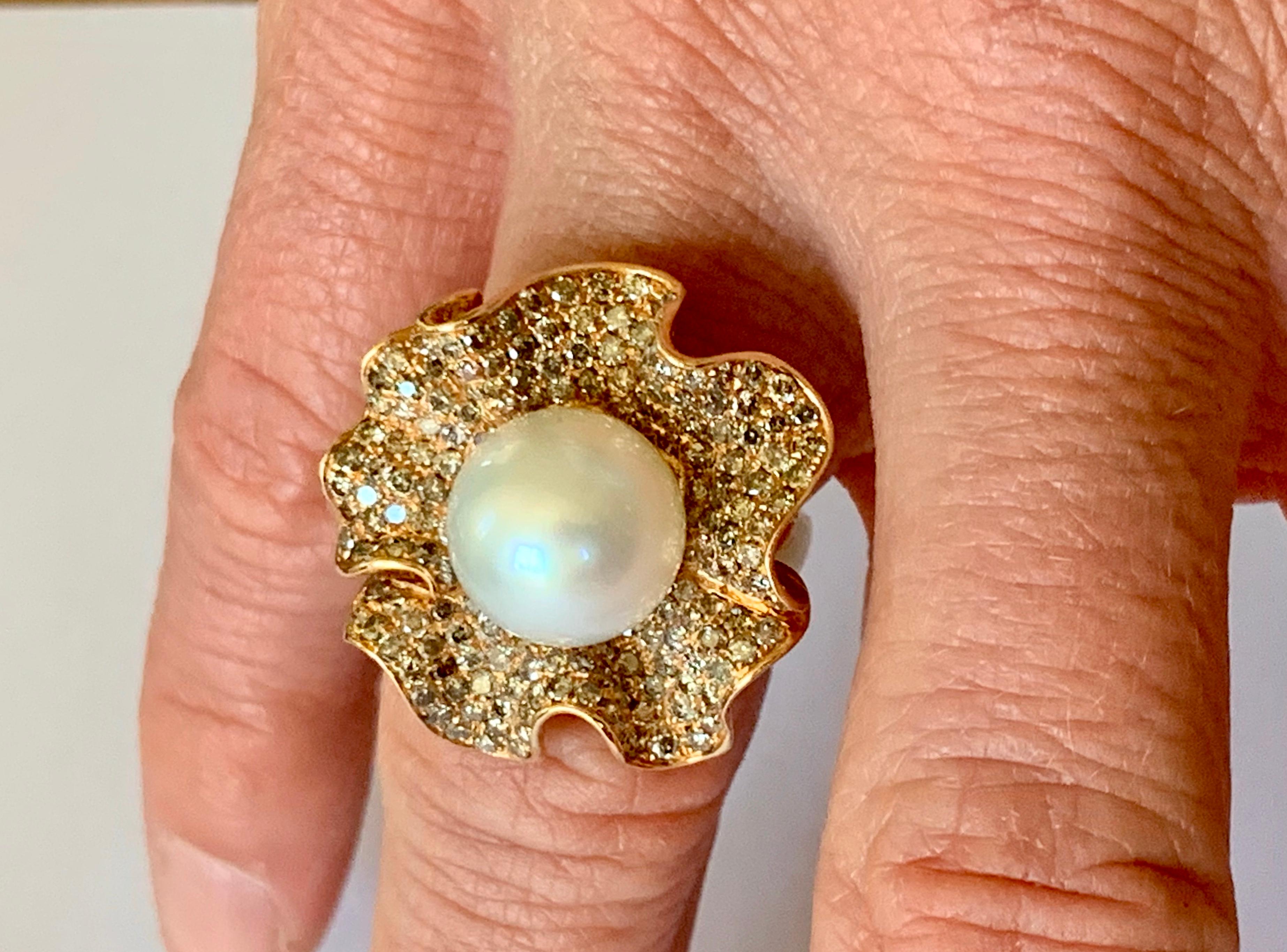 Women's or Men's Extravagant 18k Gold Ring Diamond Pavé and South Sea Pearl Flower Cocktail Ring For Sale