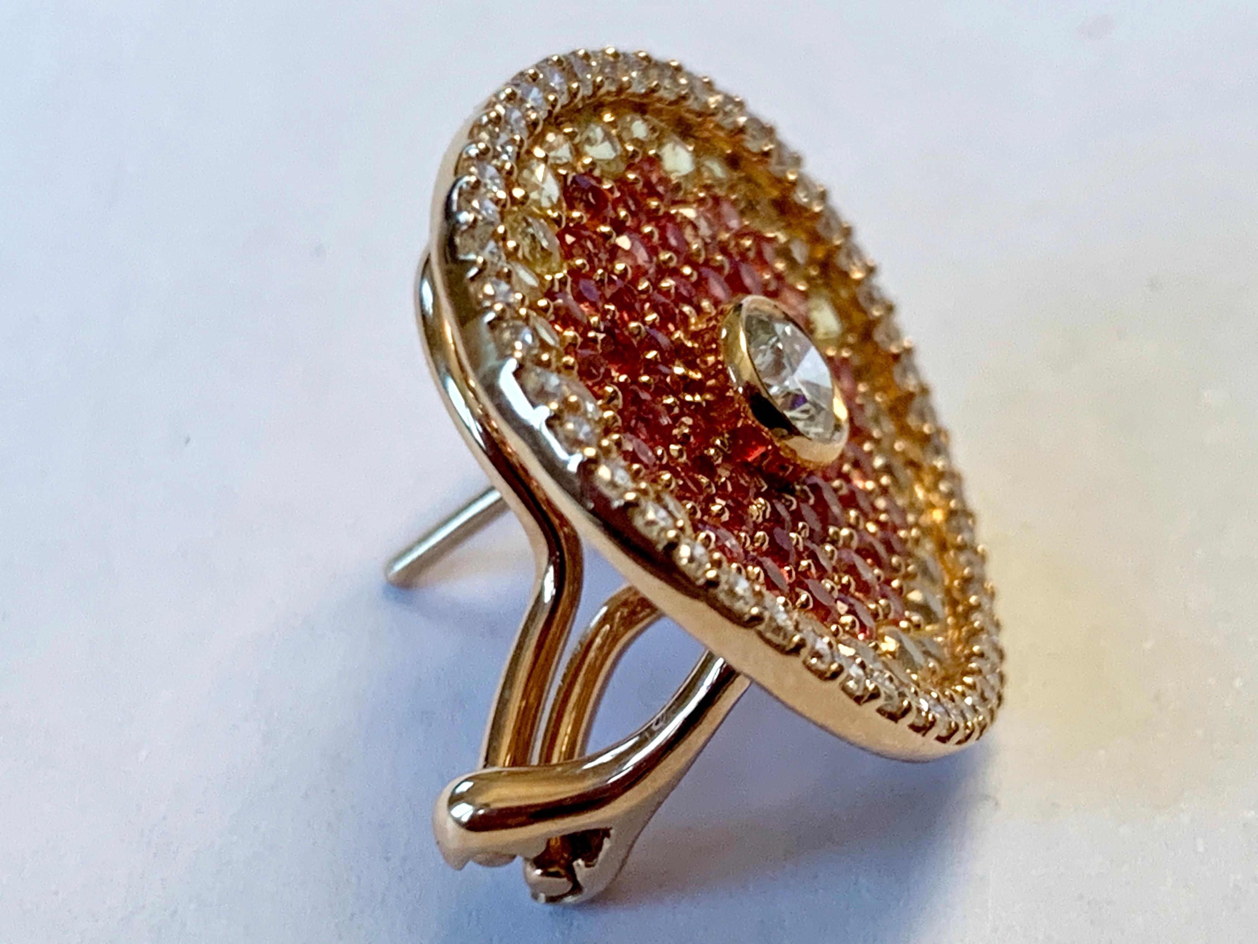 Contemporain Extravagants clous d'oreilles en or rose 18 carats, saphirs orange et jaune et diamants en vente
