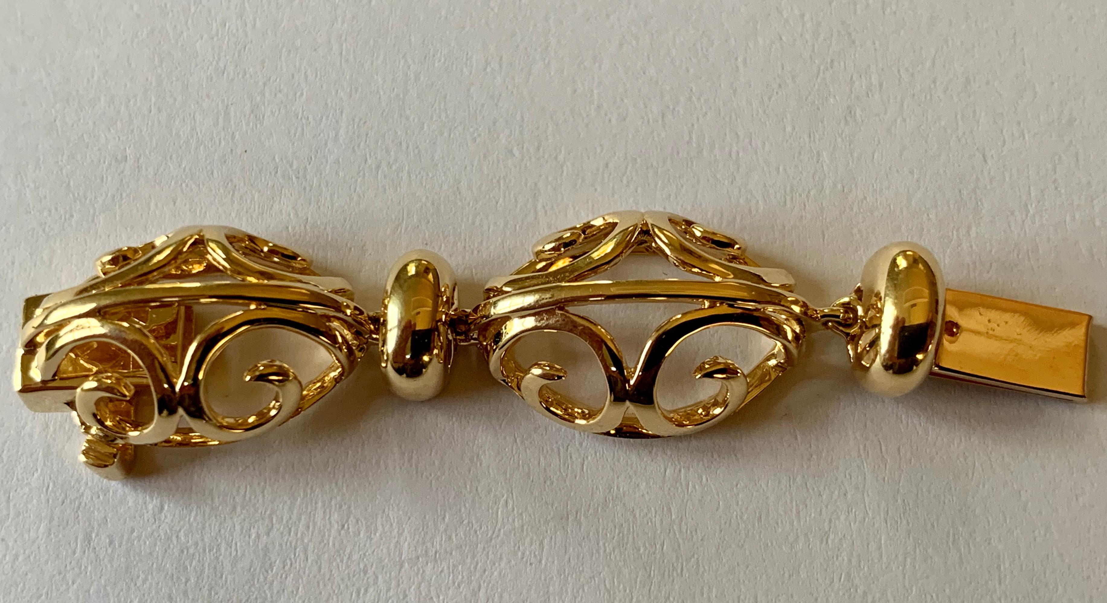 Extravagant 18 Karat Yellow Gold Diamond Necklace For Sale 2