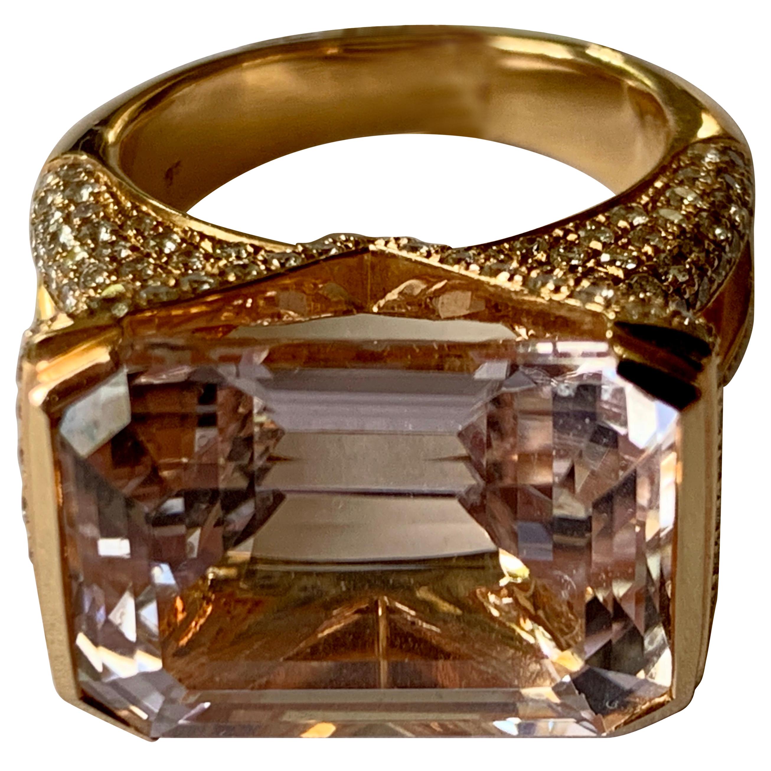 Extravagant 18 Karat Pink Gold Ring with Kunzite and Diamonds For Sale