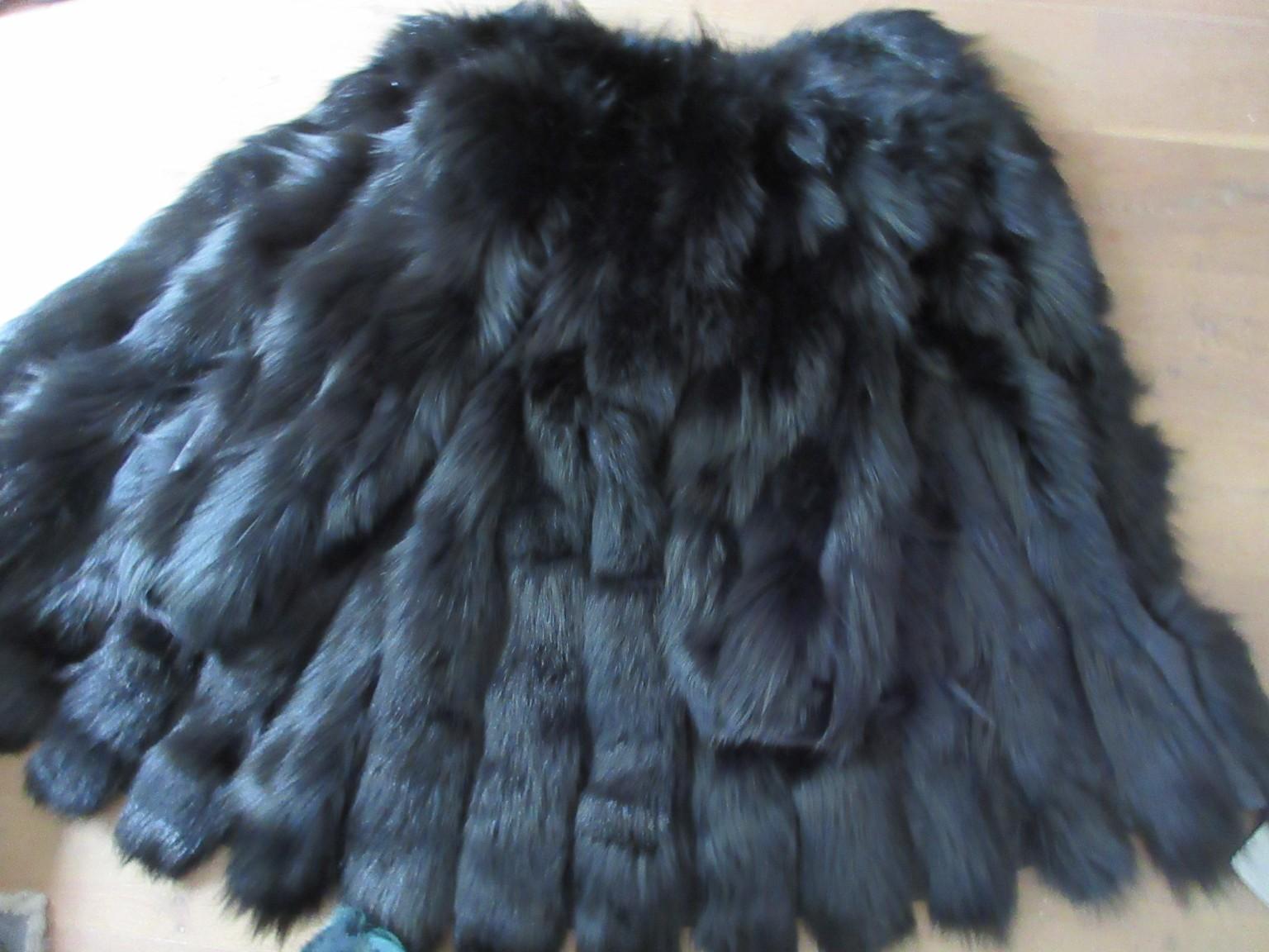 Manteau de fourrure noir extravagant Bon état - En vente à Amsterdam, NL